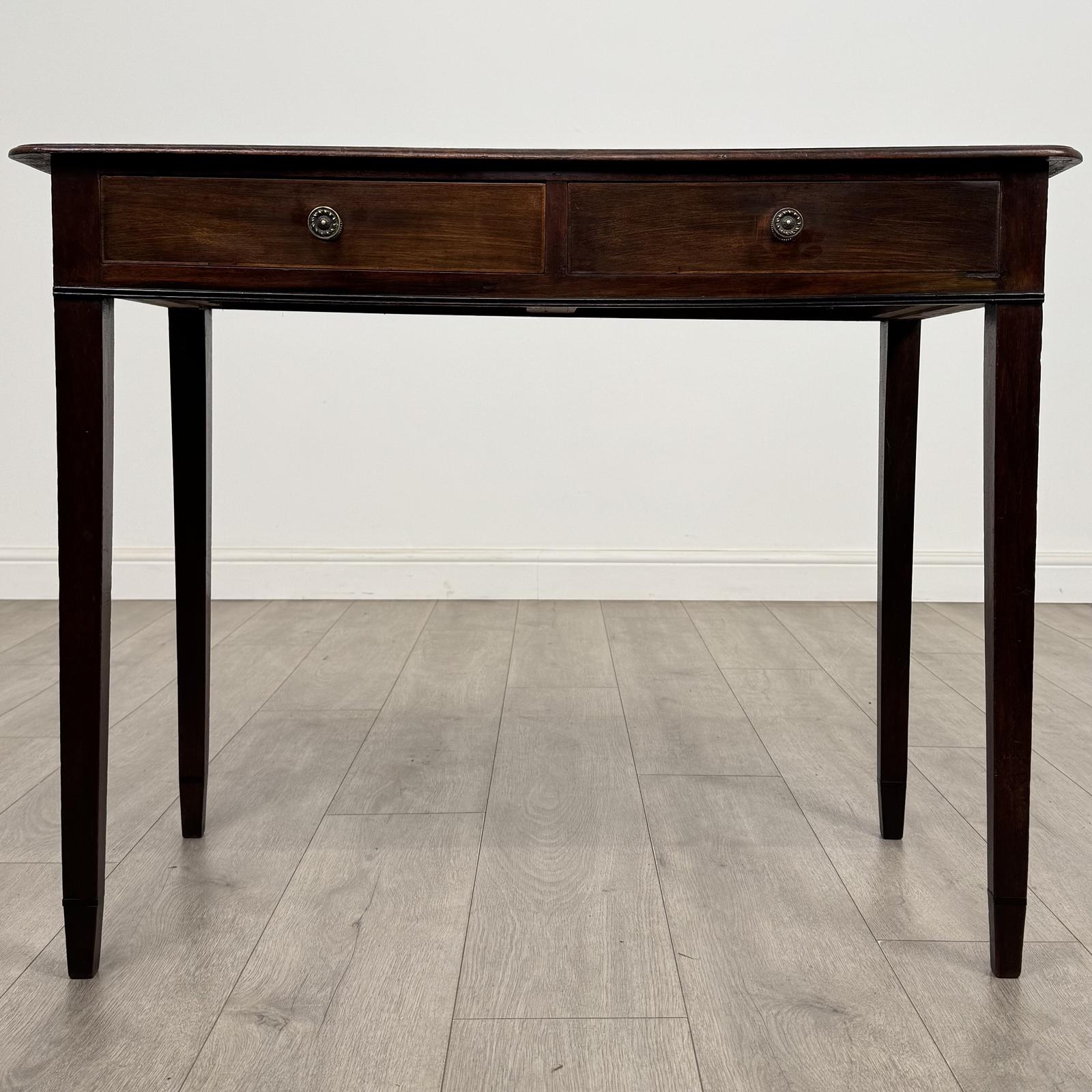 Antique 18th Century Good Quality Writing Table in Mahogany (1 of 11) Antique 18th Century Good Quality Writing Table in Mahogany (1 of 11)