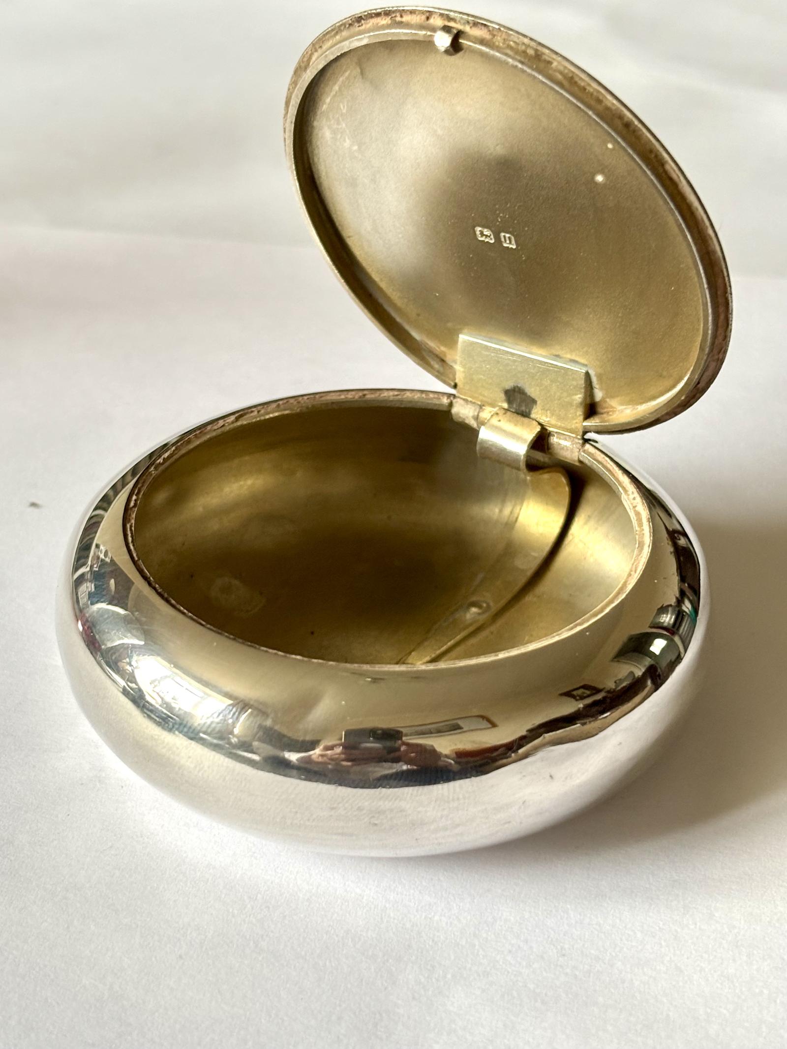 Silver George V Squeeze Action Tobacco Snuff Box 1919 Henry Williamson (1 of 10)