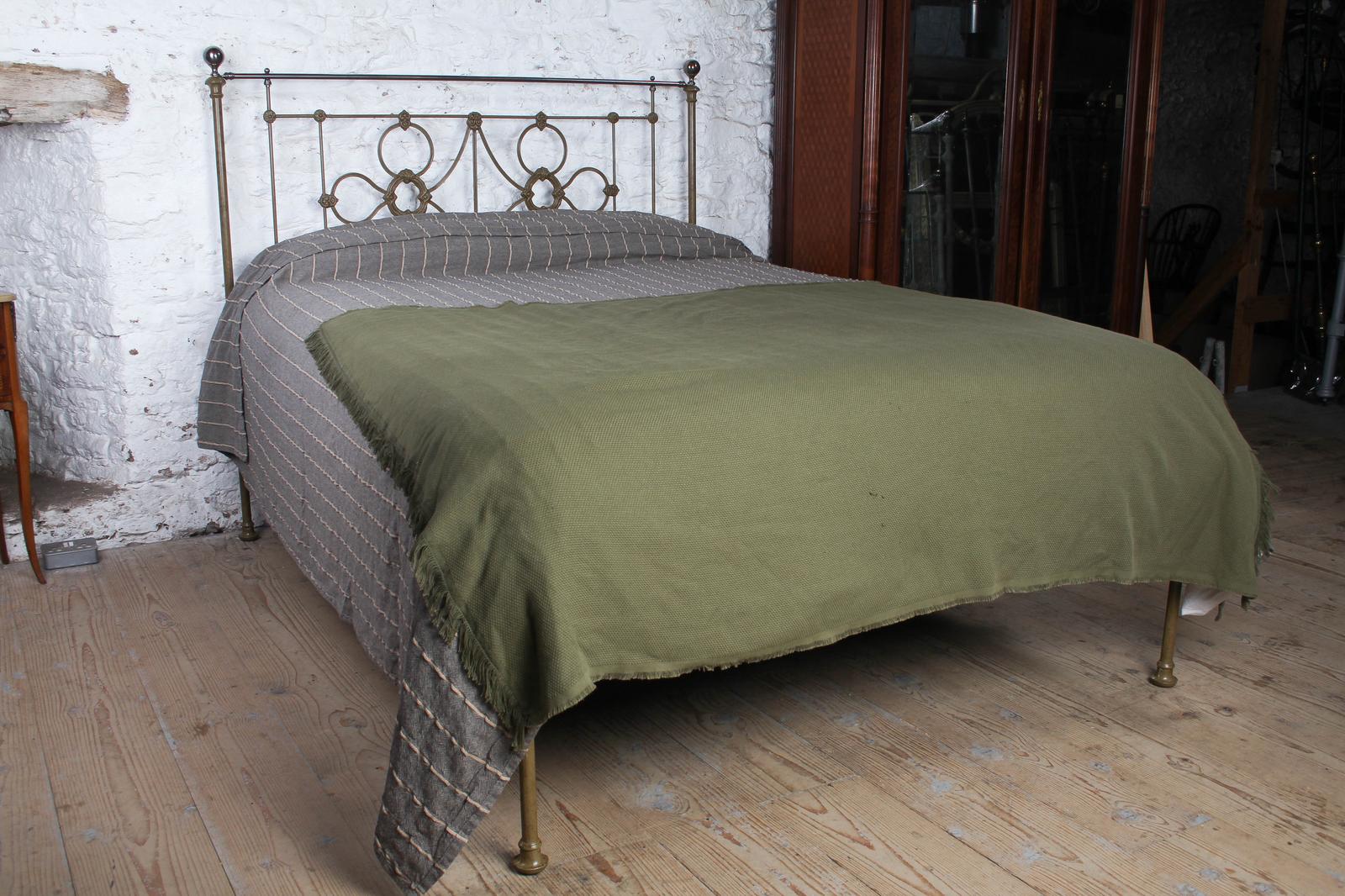 Fabulous King Size Victorian No End Bed with Attractive Panel (1 of 5)