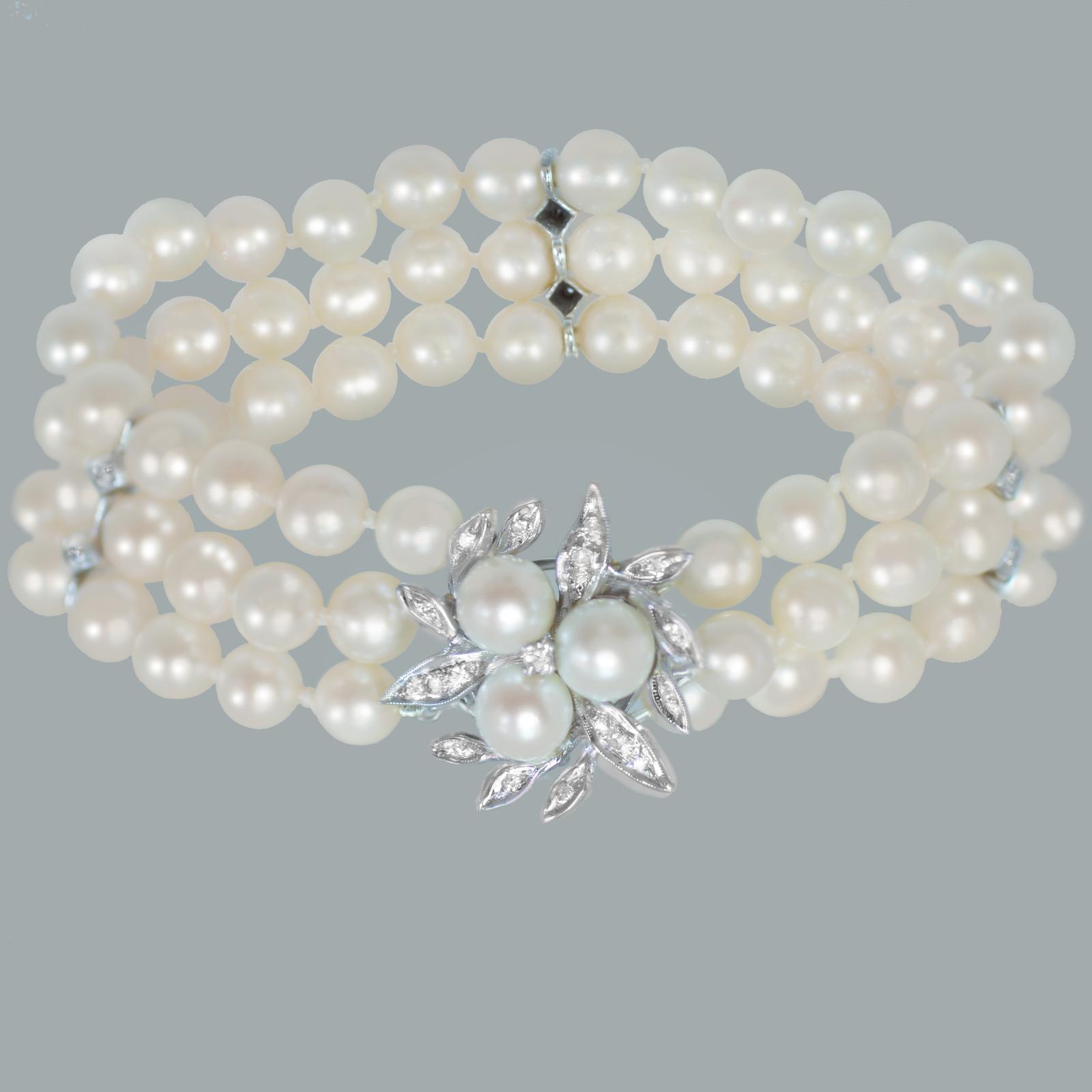 1950s Triple Strand Pearl Bracelet with Diamond Floral Clasp Vintage 14ct Gold Bangle (1 of 8) 1950s Triple Strand Pearl Bracelet with Diamond Floral Clasp Vintage 14ct Gold Bangle (1 of 8)