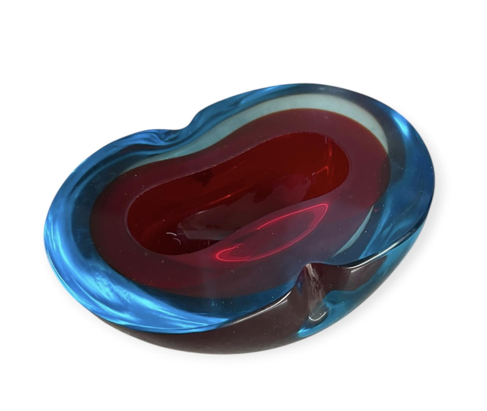 Murano Sommerso Blue & Ruby Glass Bowl – Attributed to Flavio Poli (1 of 6) Murano Sommerso Blue & Ruby Glass Bowl – Attributed to Flavio Poli (1 of 6)