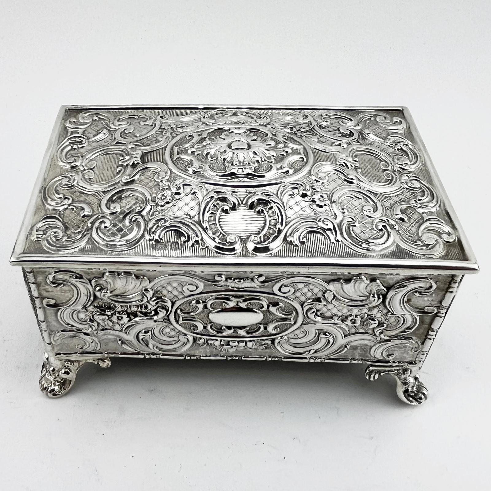 Edwardian Chest Shaped Sterling Silver Jewellery / Trinket Box (1 of 9) Edwardian Chest Shaped Sterling Silver Jewellery / Trinket Box (1 of 9)