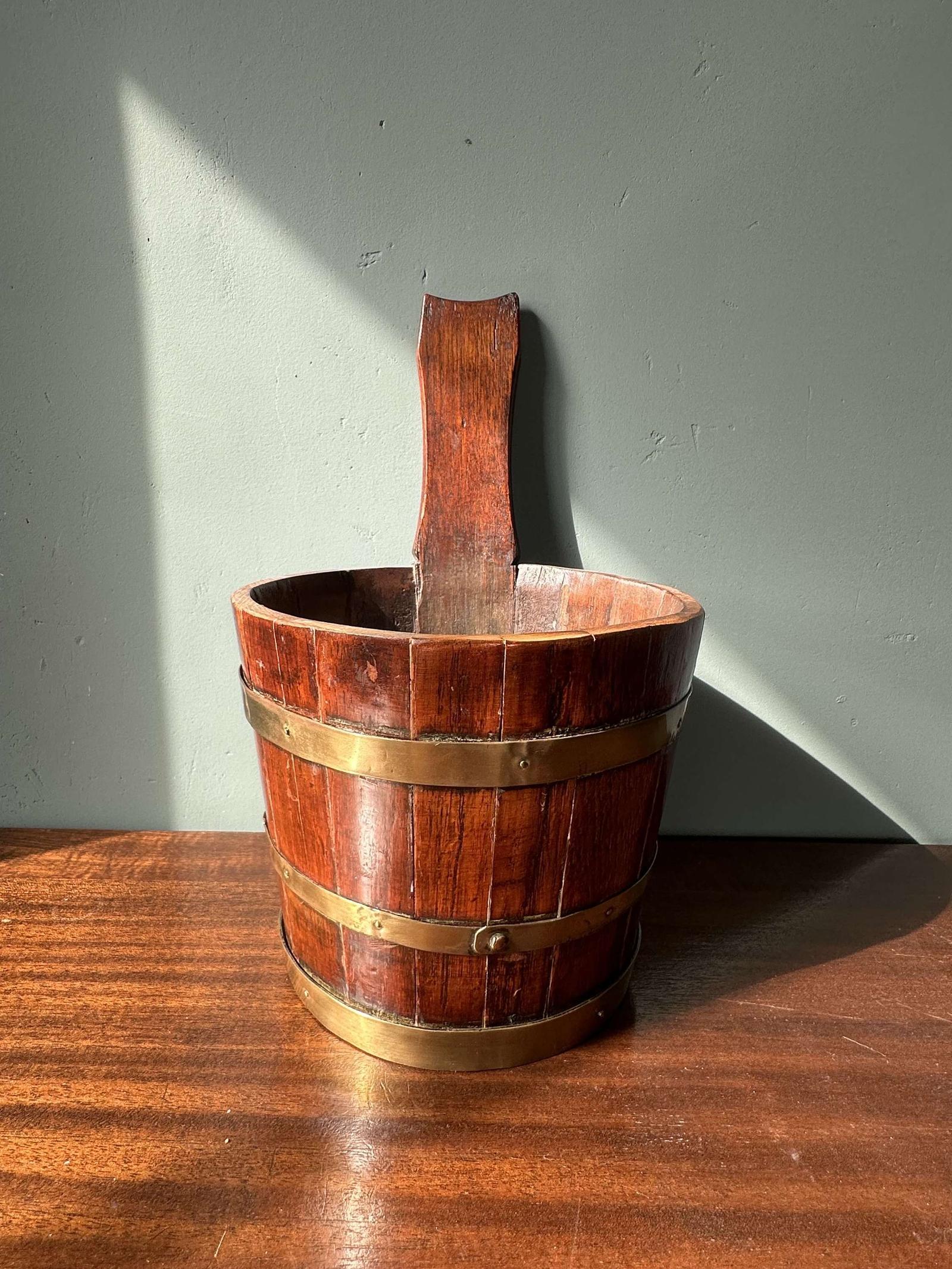 19th Century Scottish vernacular treen 'luggie' staved & brass vesse (1 of 20)