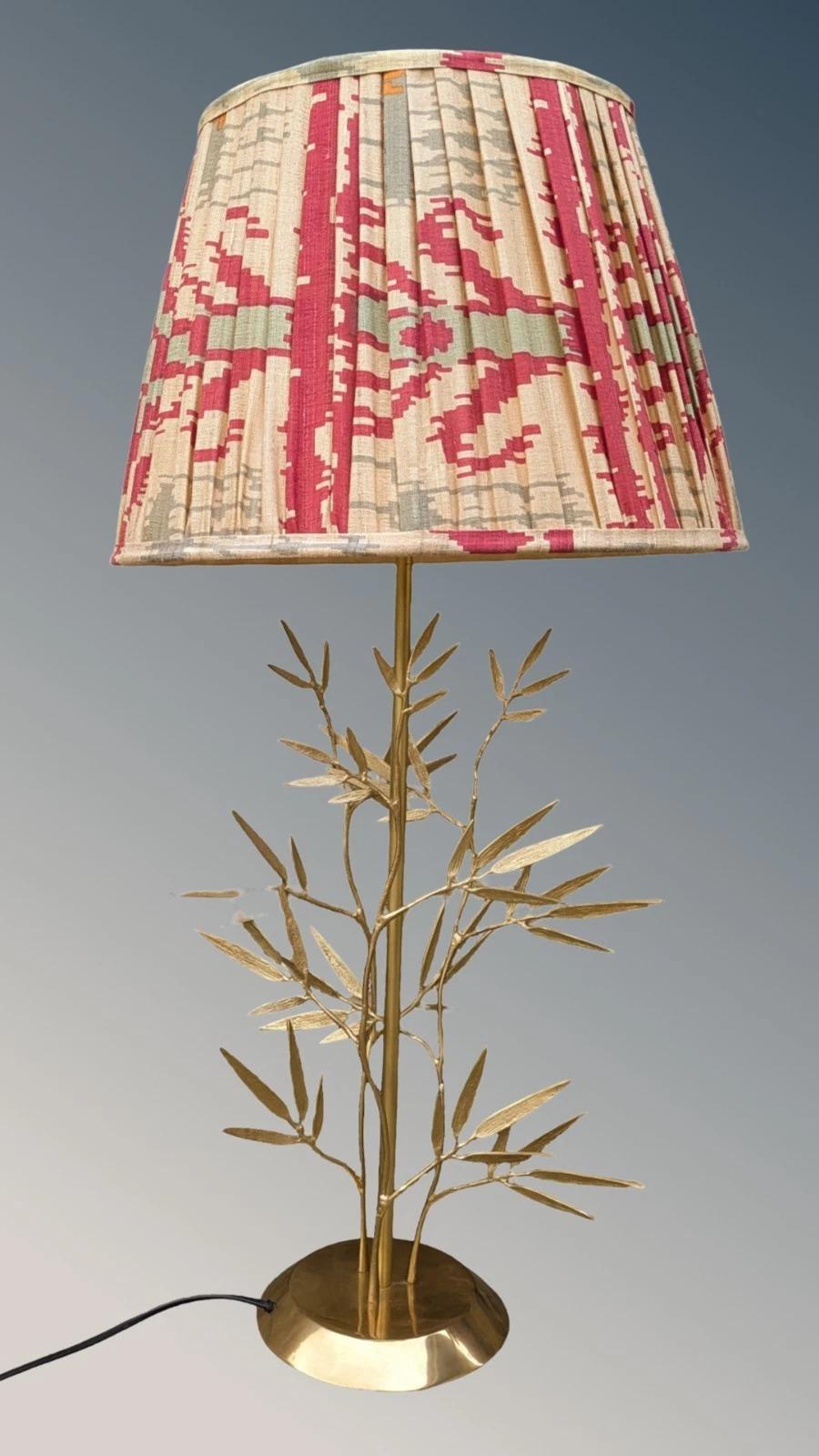 Good Large Toleware Foliage Lamp (1 of 7)