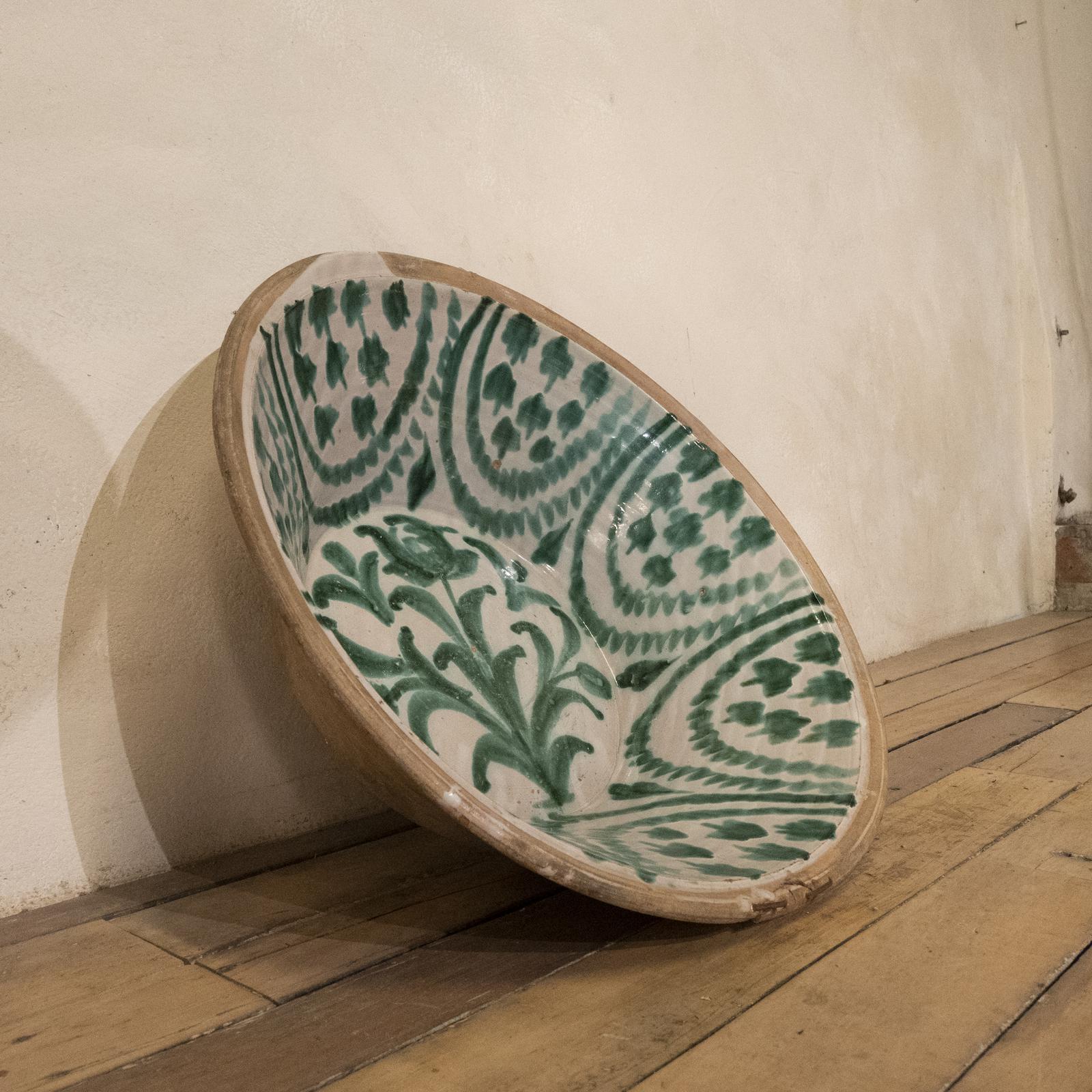 Large 19th Century Spanish Granada Fajalouza "Lebrillo" Bowl (1 of 14) Large 19th Century Spanish Granada Fajalouza "Lebrillo" Bowl (1 of 14)