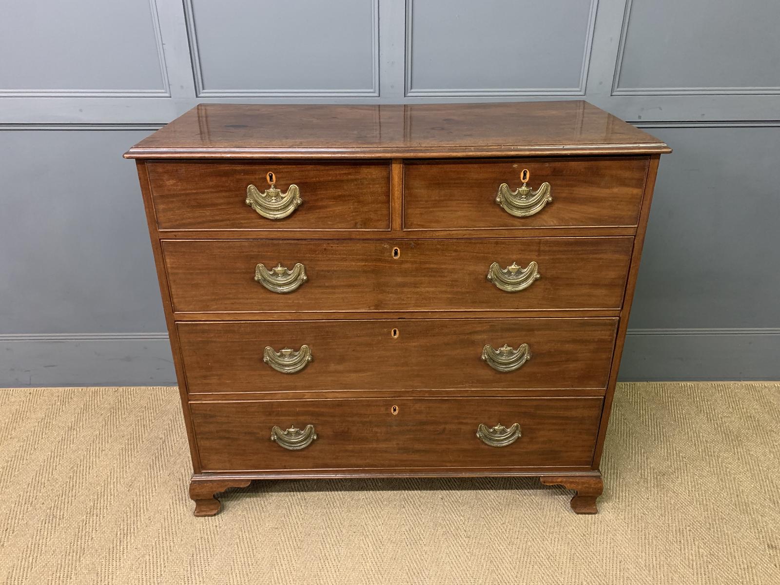 Georgian Mahogany Chest of Drawers (1 of 17)