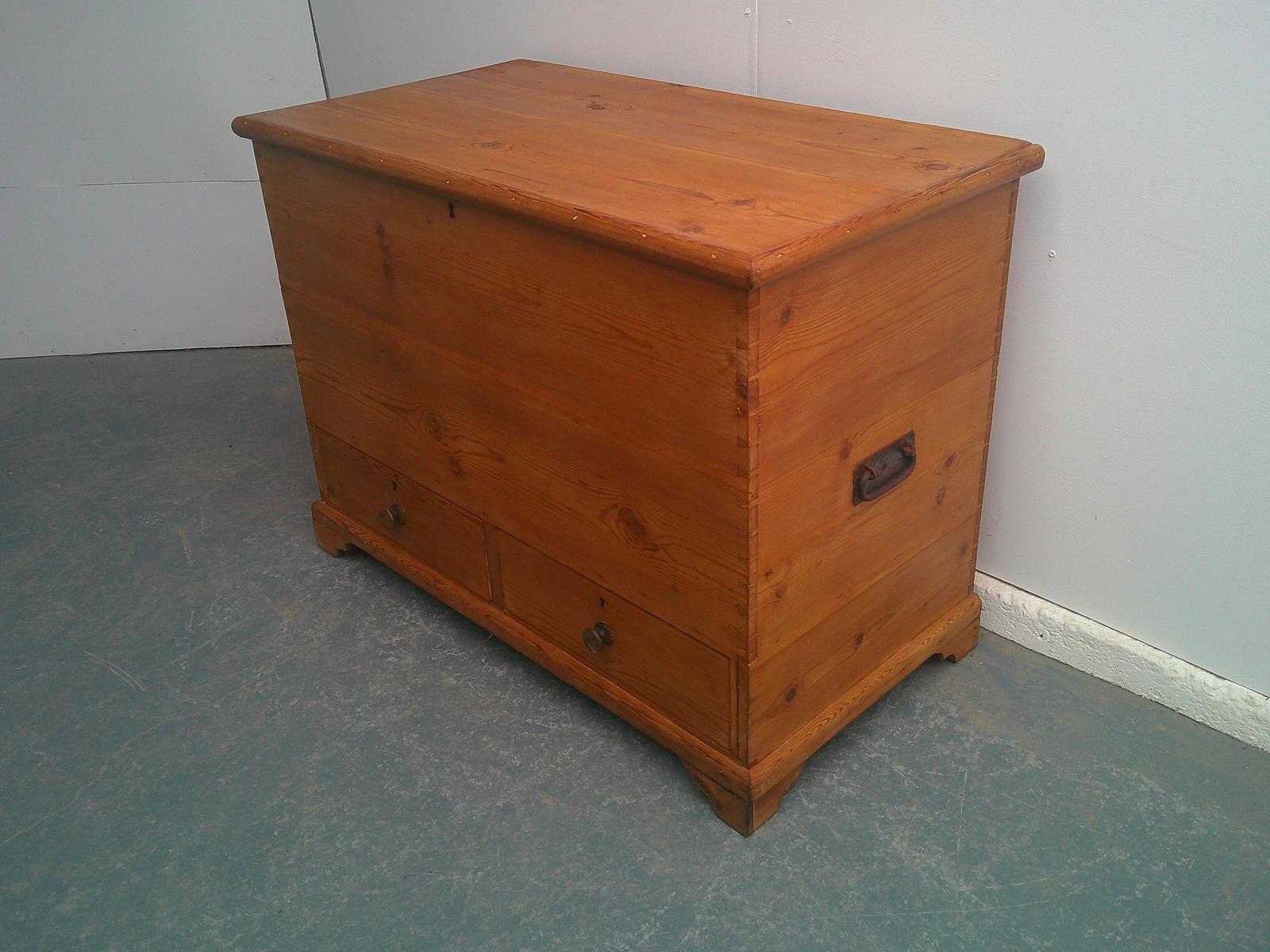 Superb Large Antique Pine Waxed Victorian Mule Chest / Box (1 of 12) Superb Large Antique Pine Waxed Victorian Mule Chest / Box (1 of 12)