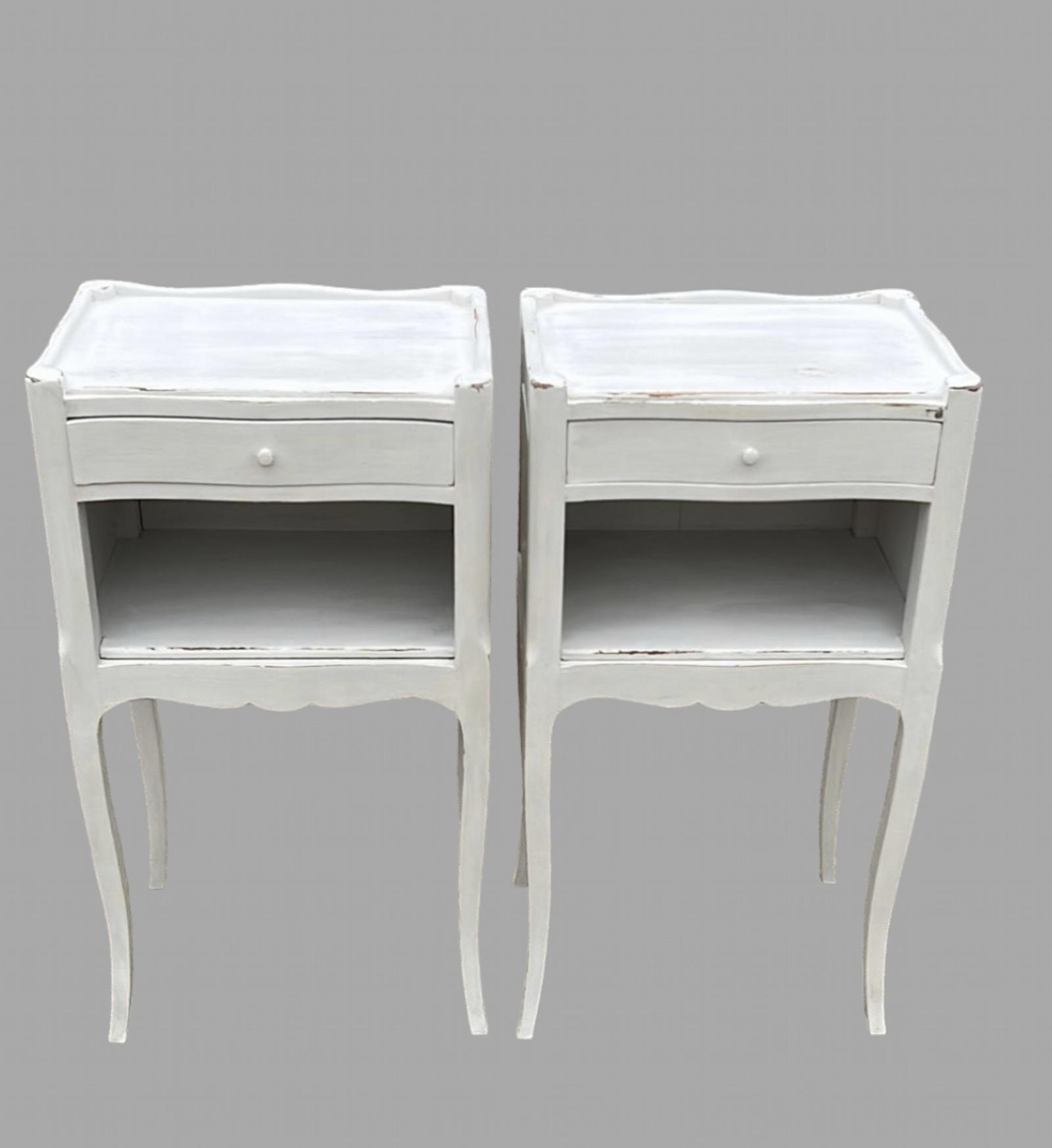 A Pair of French Painted Bedside Tables (1 of 5) A Pair of French Painted Bedside Tables (1 of 5)