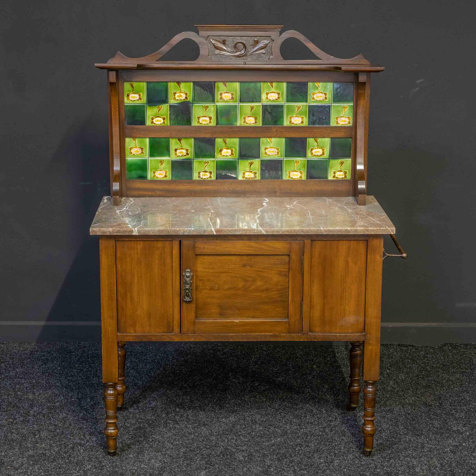 Victorian Washstand (1 of 10)