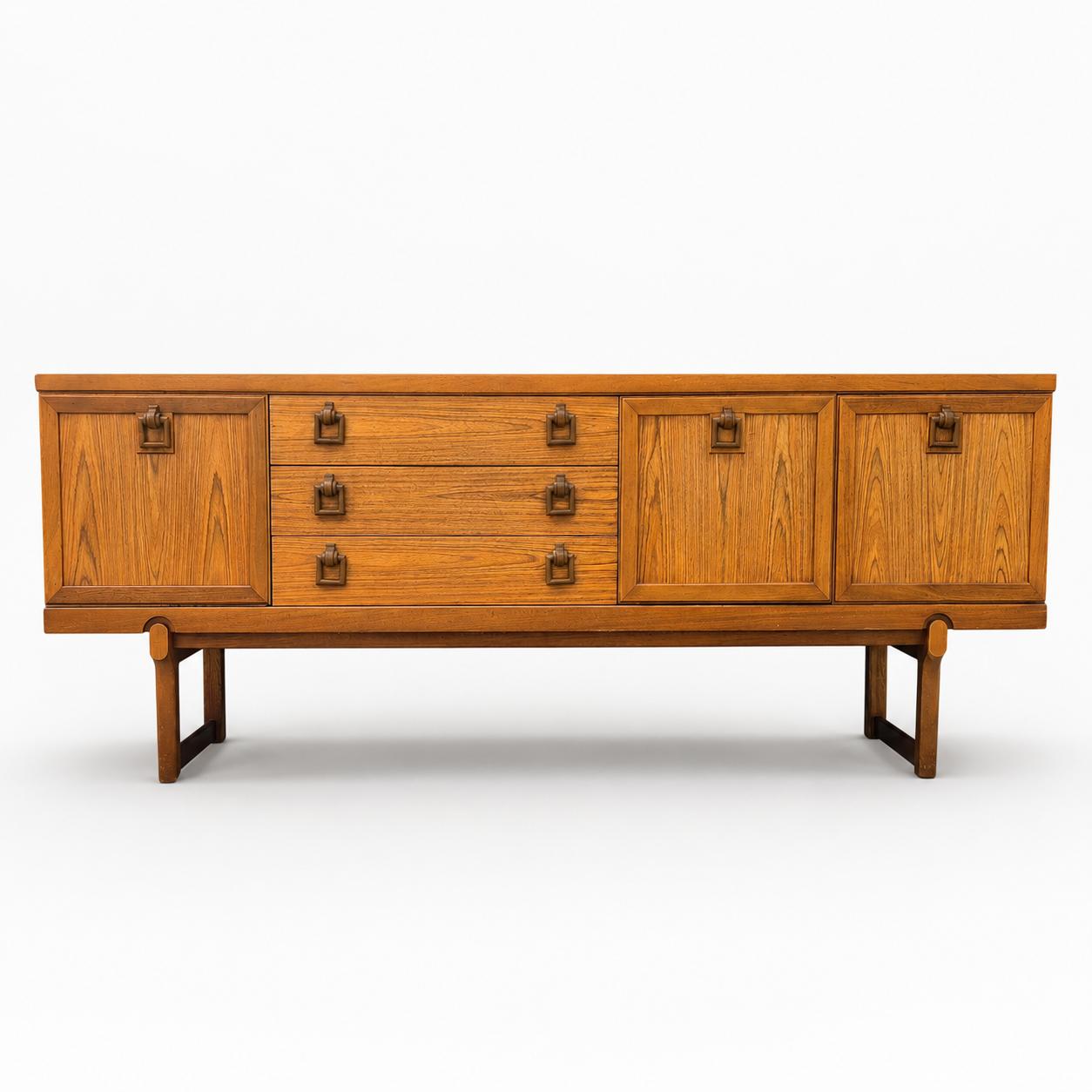 Vintage Beautility Teak Sideboard, Mid 20th Century (1 of 16) Vintage Beautility Teak Sideboard, Mid 20th Century (1 of 16)