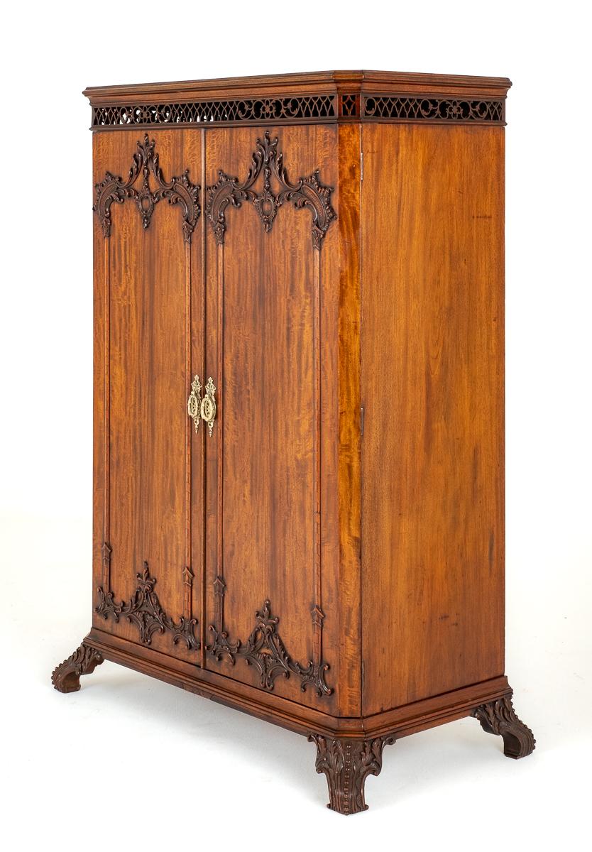 Wonderful Quality 2 Door Mahogany Wardrobe (1 of 8)