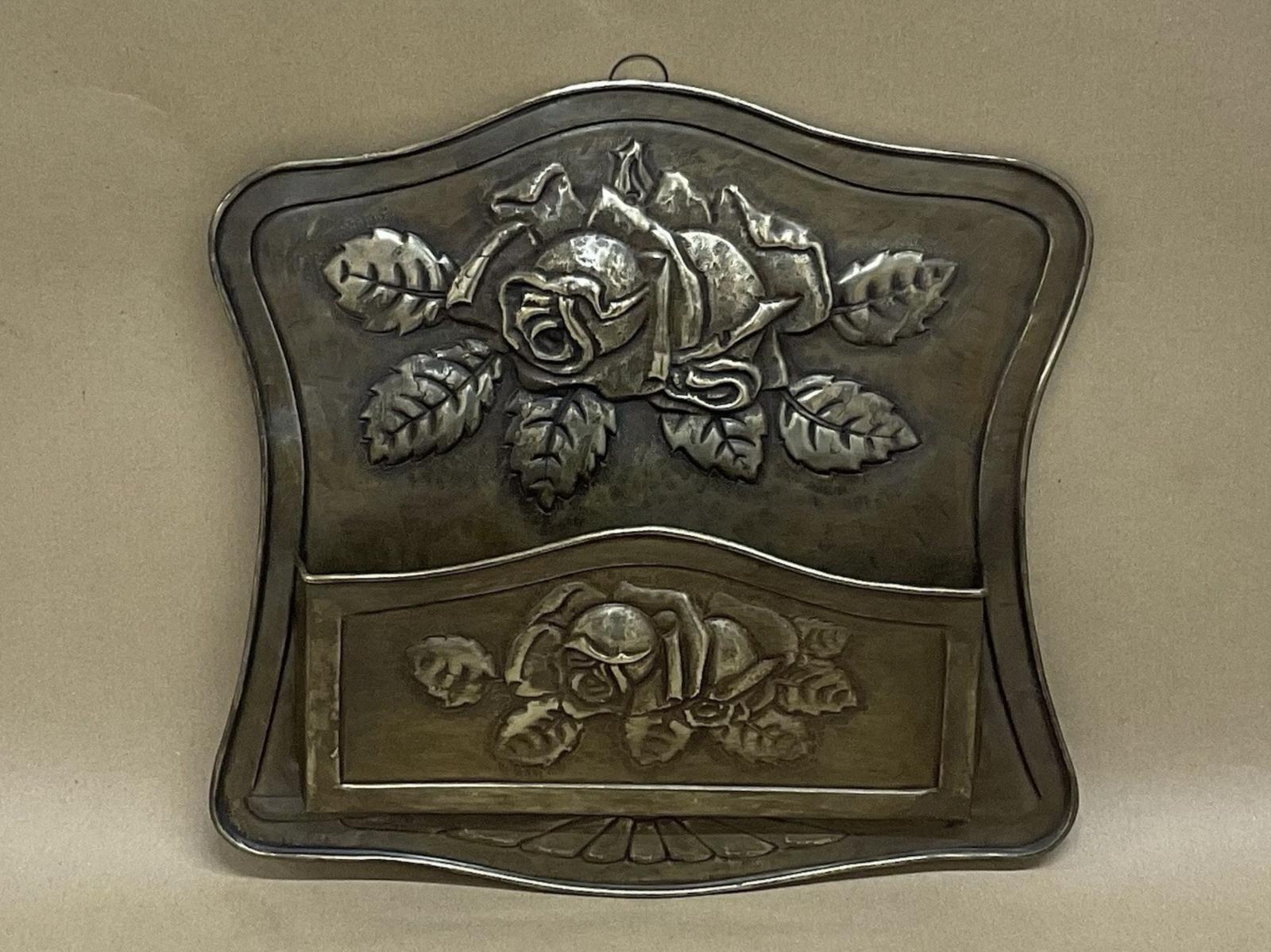 Antique Art Nouveau Repousse Brass Letter Rack Edwardian c.1910 (1 of 6) Antique Art Nouveau Repousse Brass Letter Rack Edwardian c.1910 (1 of 6)
