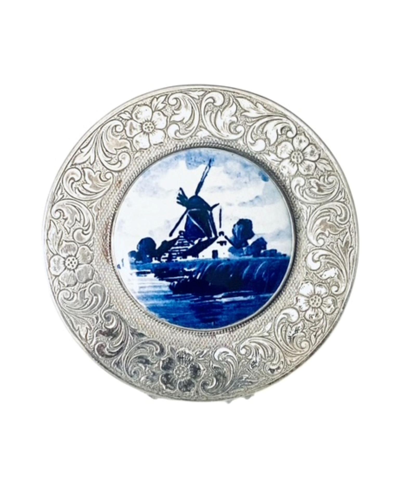 Vintage Powder Compact Delft Style Dutch Porcelain Plaque Silver Plate (1 of 6) Vintage Powder Compact Delft Style Dutch Porcelain Plaque Silver Plate (1 of 6)