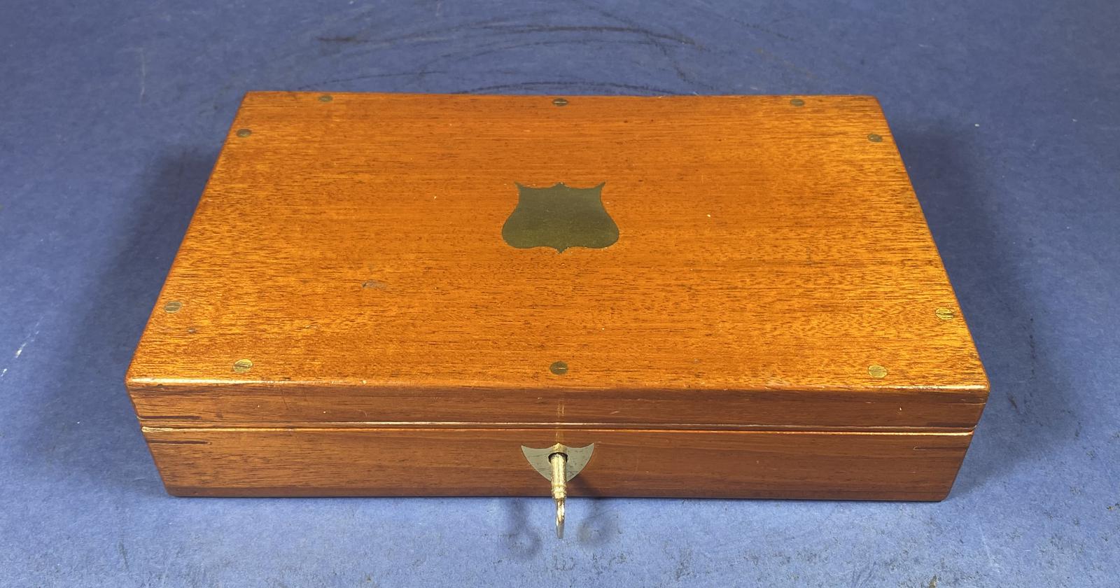 Late Victorian Arnold & Son, London Mahogany Box (1 of 12) Late Victorian Arnold & Son, London Mahogany Box (1 of 12)