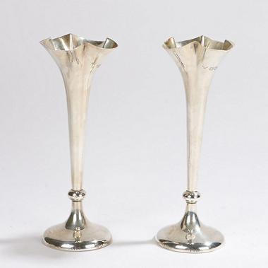 Silver Vases - main image