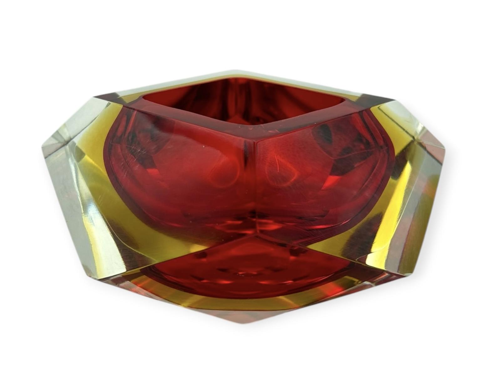 Vintage Murano Sommerso Faceted Glass Bowl / Ashtray (1 of 6) Vintage Murano Sommerso Faceted Glass Bowl / Ashtray (1 of 6)