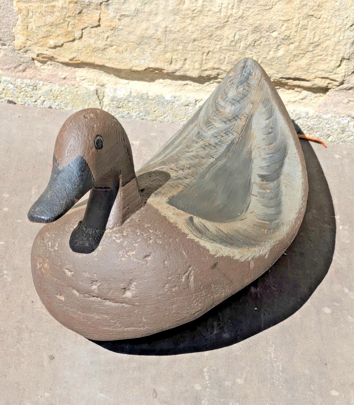 Charming Antique Wooden Decoy Duck Hand Painted (1 of 6) Charming Antique Wooden Decoy Duck Hand Painted (1 of 6)