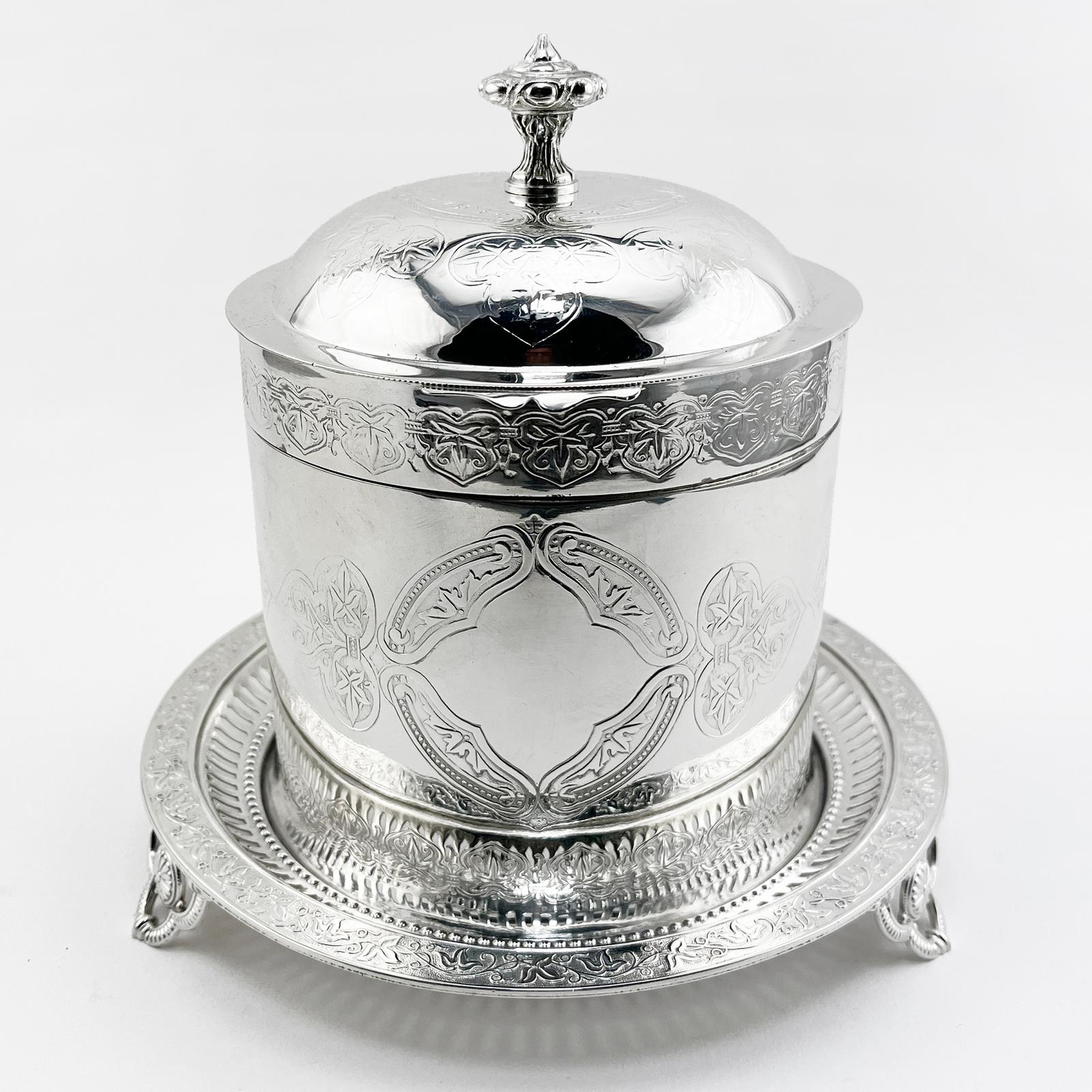 Pretty Victorian Silver Plated Biscuit Barrel (1 of 8) Pretty Victorian Silver Plated Biscuit Barrel (1 of 8)