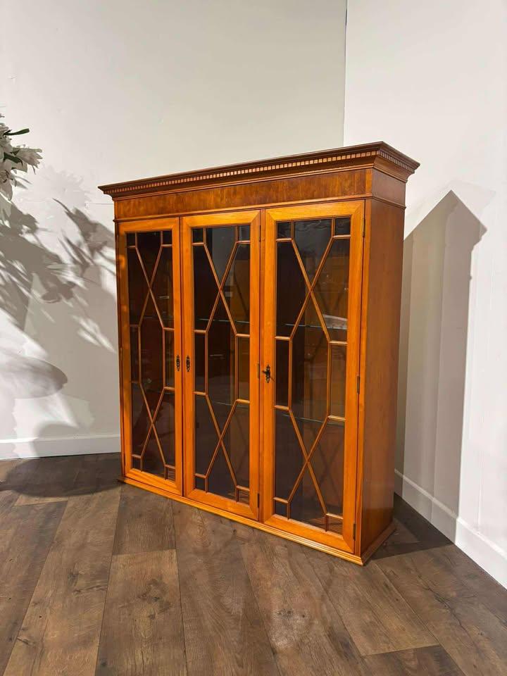 Yew Wood Display Cabinet (1 of 15)