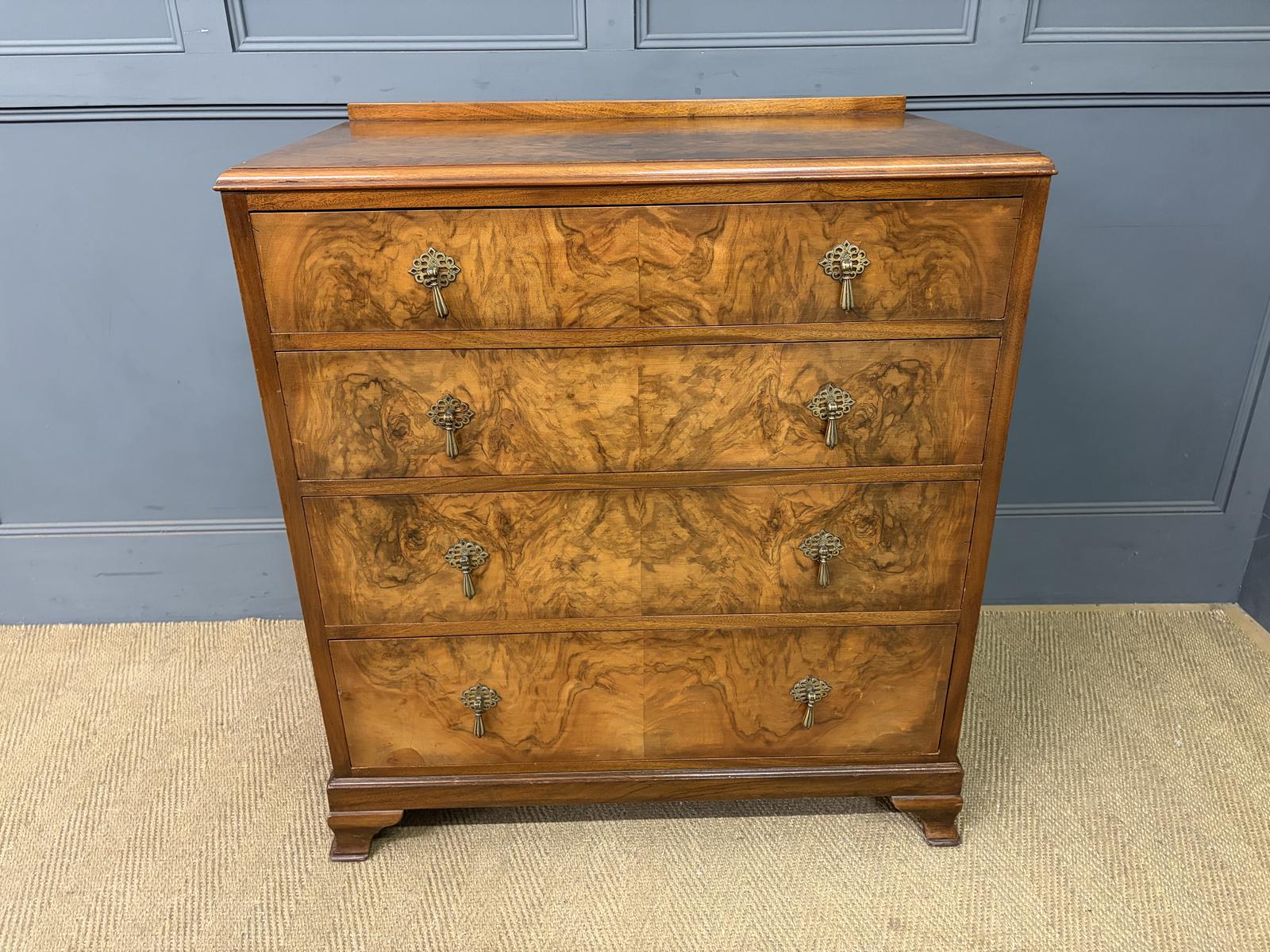 Waring & Gillow Art Deco Burr Walnut Chest of Drawers (1 of 15) Waring & Gillow Art Deco Burr Walnut Chest of Drawers (1 of 15)