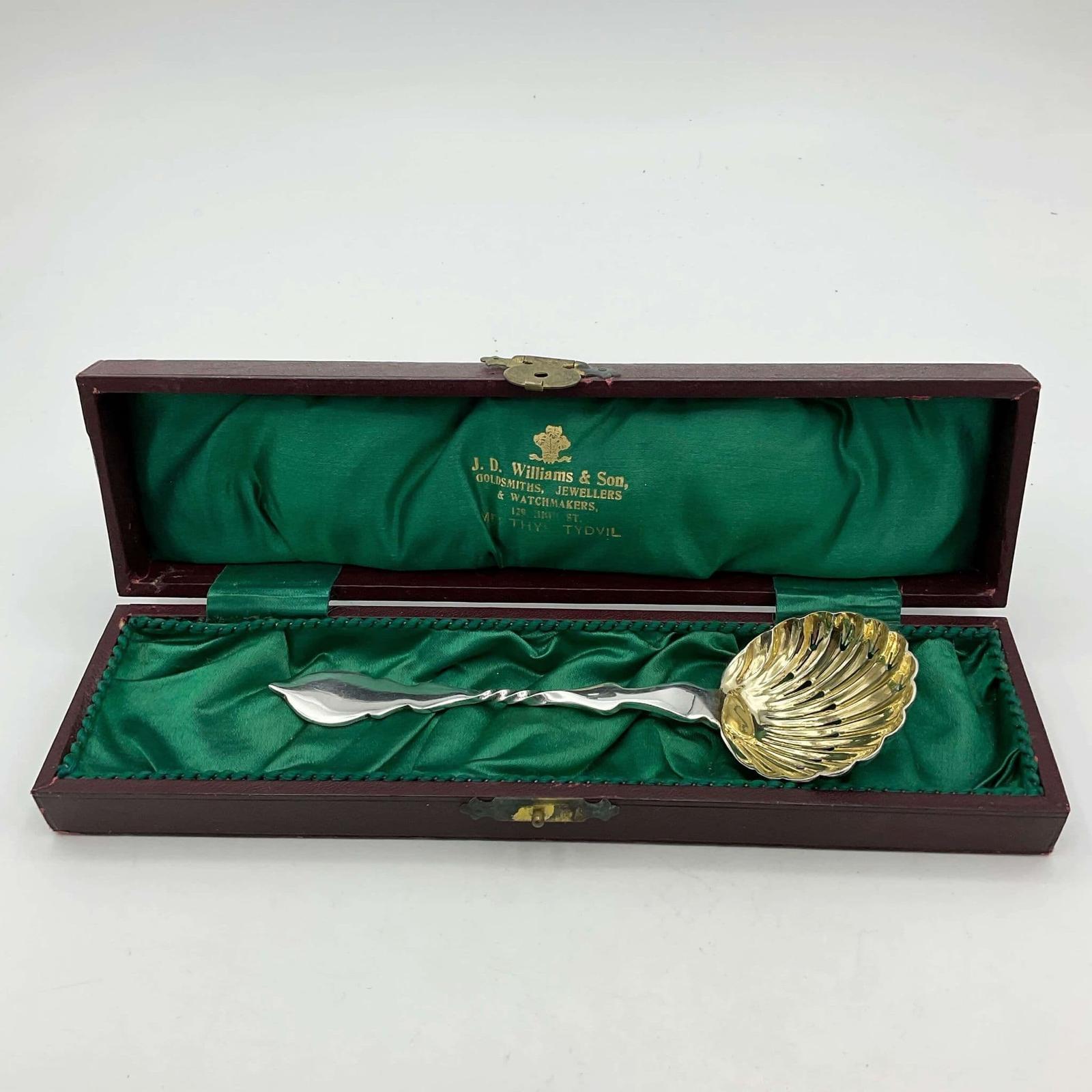 Antique 1901 Boxed Sterling Silver Sifter Spoon (1 of 9) Antique 1901 Boxed Sterling Silver Sifter Spoon (1 of 9)