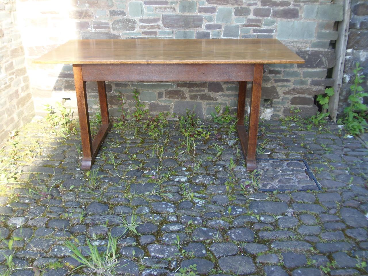 Heals Dining Table (1 of 7)