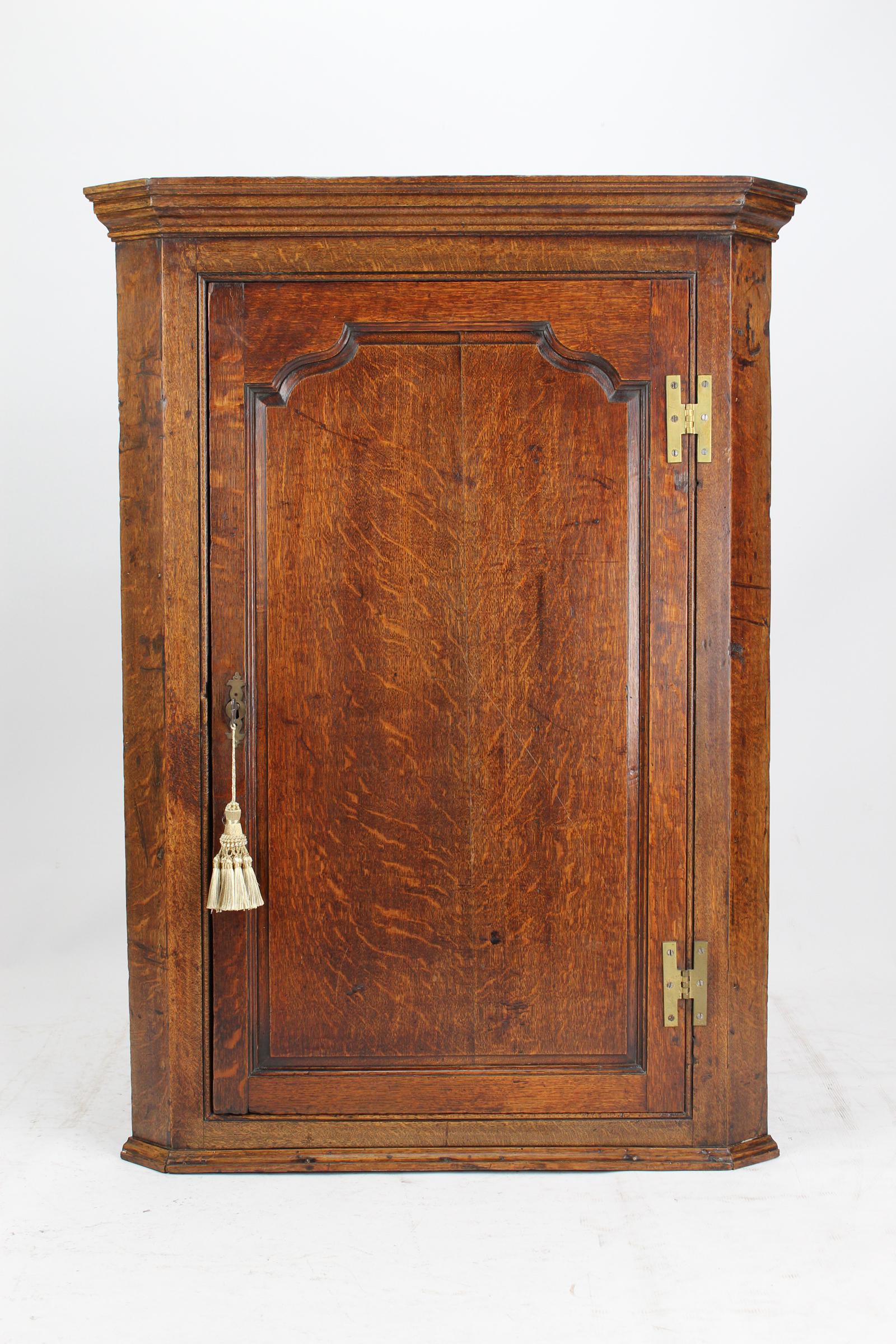 Georgian Oak Hanging Corner Cupboard (1 of 13) Georgian Oak Hanging Corner Cupboard (1 of 13)