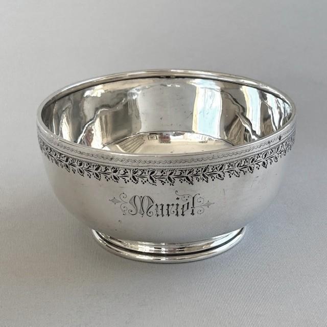 Victorian Silver Bowl Engraved Muriel (1 of 5)
