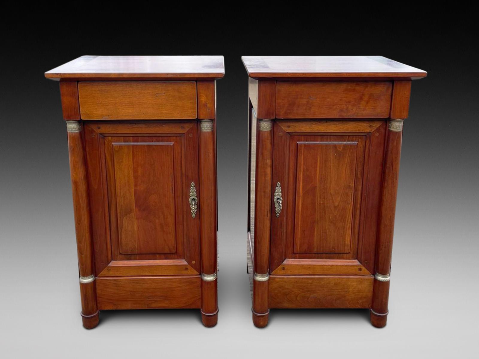 Pair of French Style Bedside Cabinets (1 of 5)
