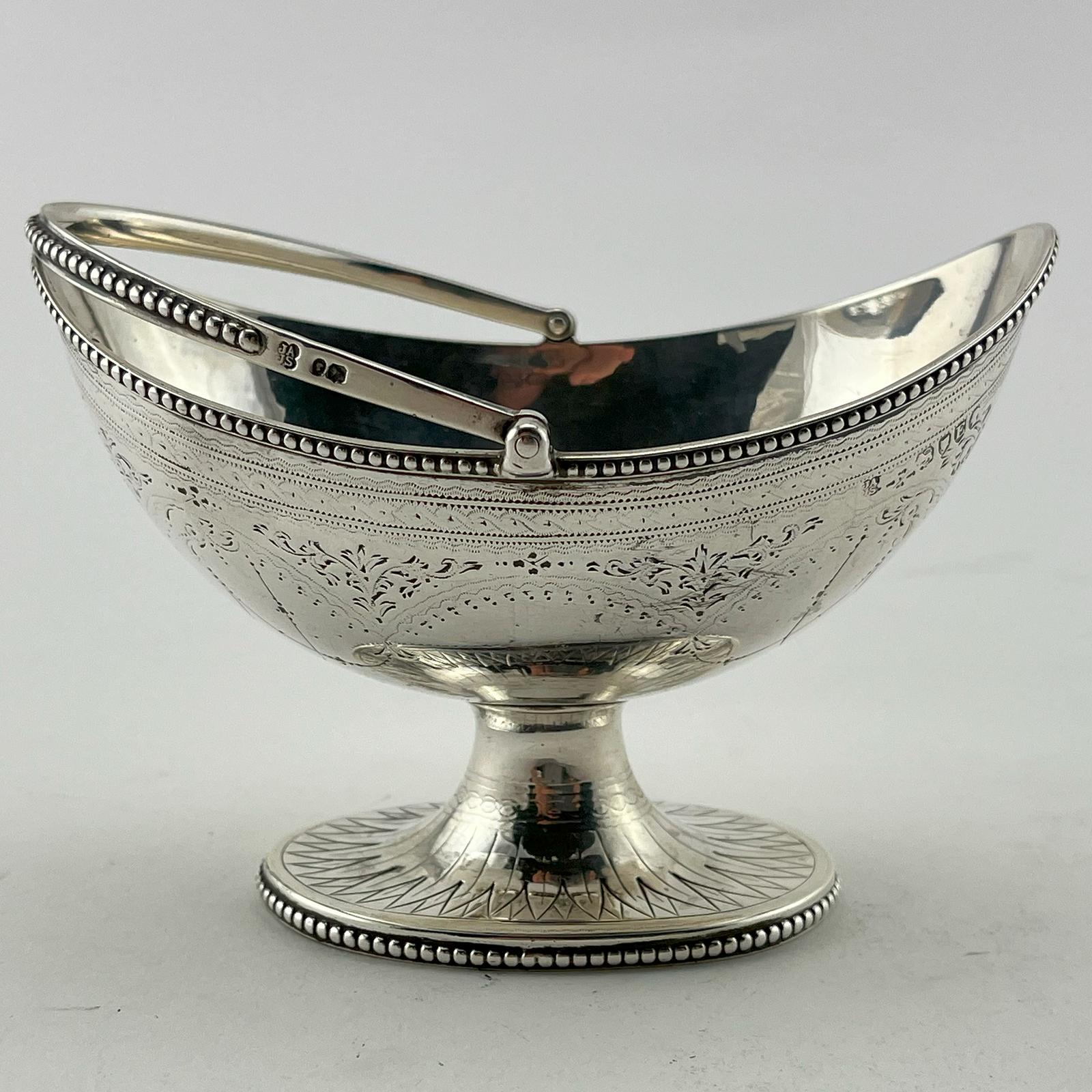 Boat Shape Victorian Sterling Silver George III Style Sugar Basket (1 of 6) Boat Shape Victorian Sterling Silver George III Style Sugar Basket (1 of 6)