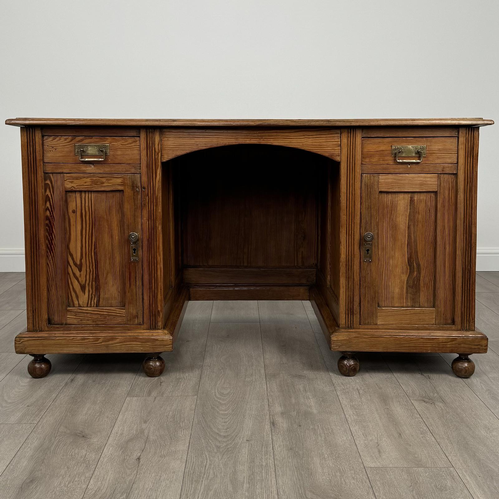 Antique 20th Century Fine Quality Desk in Pitch Pine (1 of 12) Antique 20th Century Fine Quality Desk in Pitch Pine (1 of 12)