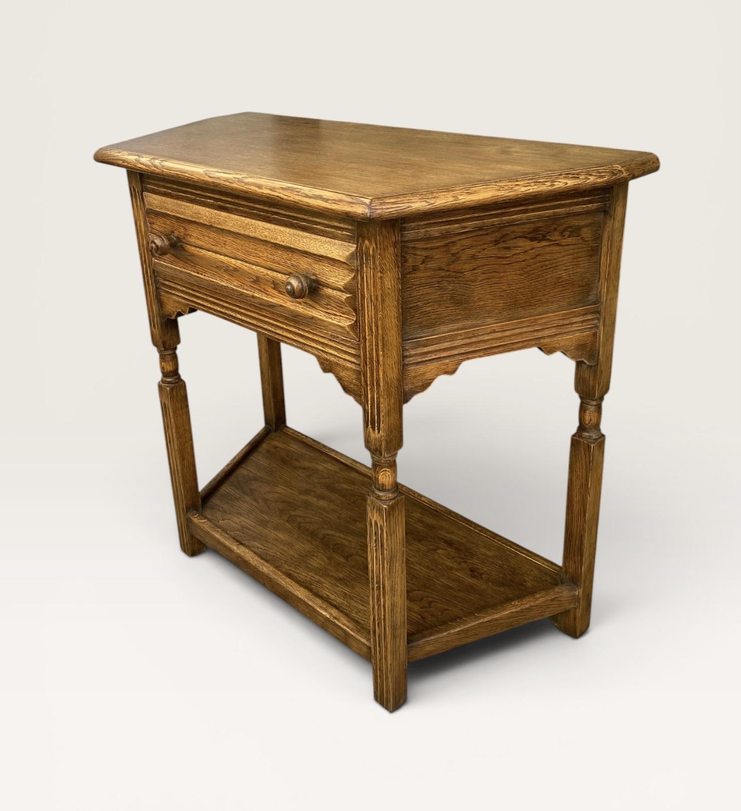 Shaped Oak Hall Table (1 of 15) Shaped Oak Hall Table (1 of 15)