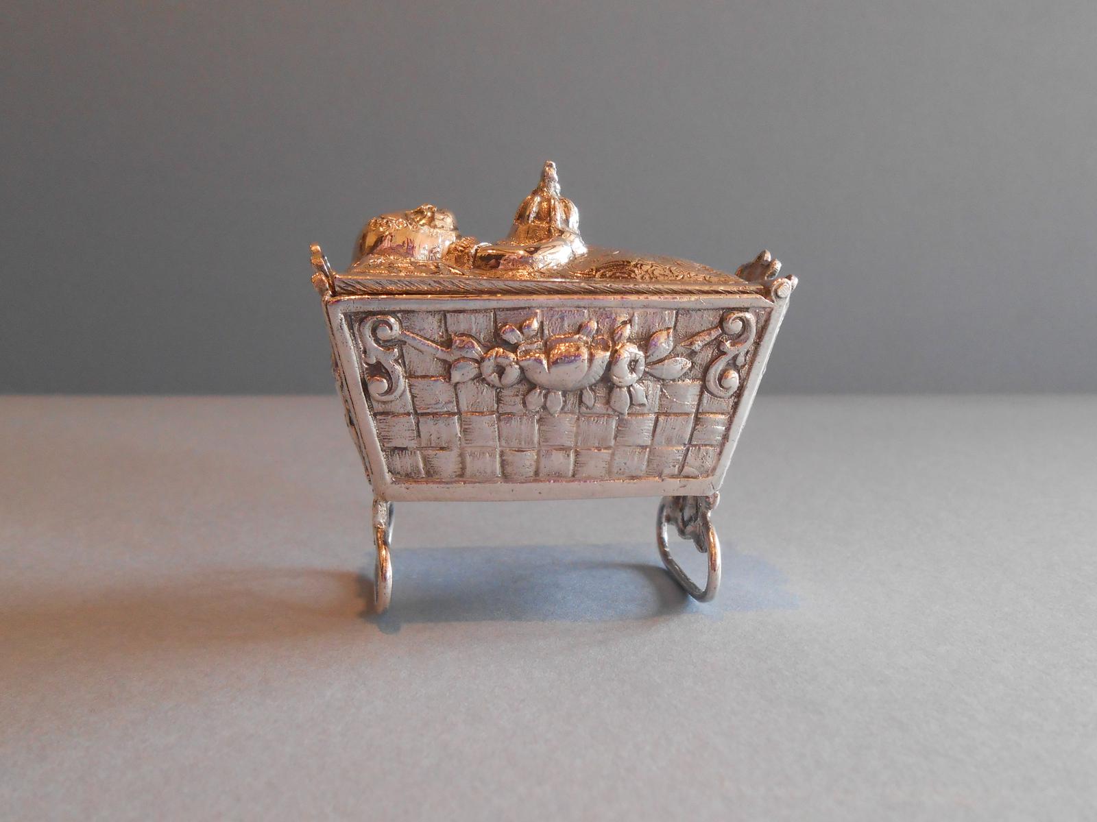 Antique Edwardian Silver Novelty Snuff Box (1 of 7)