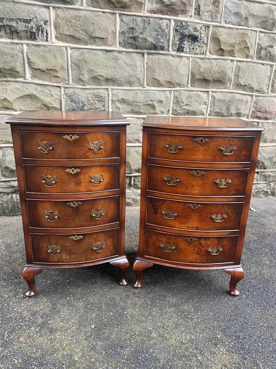 Quality Matched Pair of Walnut Bedside Chest of Drawers (1 of 16) Quality Matched Pair of Walnut Bedside Chest of Drawers (1 of 16)