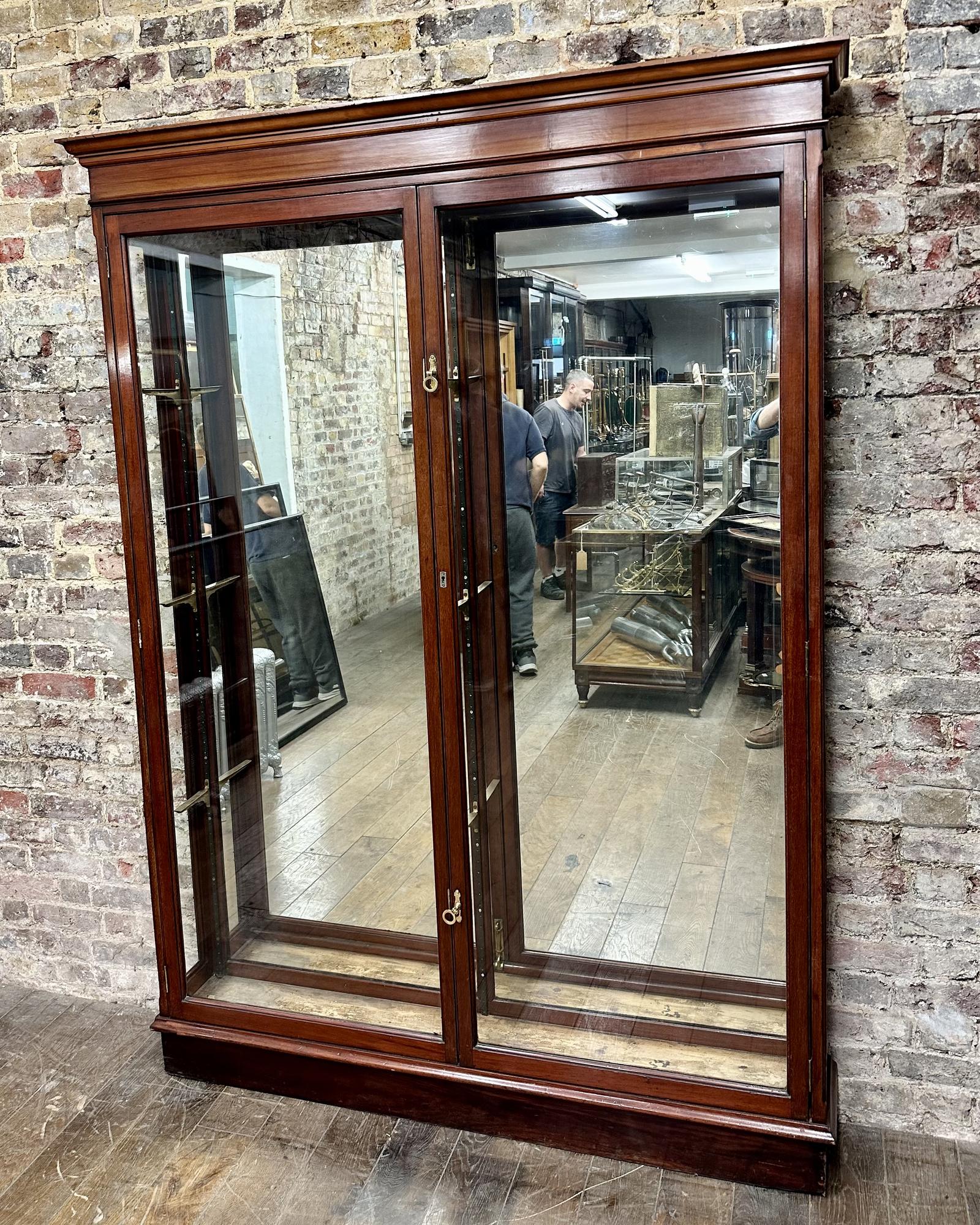 Victorian Mahogany Display Shop Cabinet (1 of 7) Victorian Mahogany Display Shop Cabinet (1 of 7)