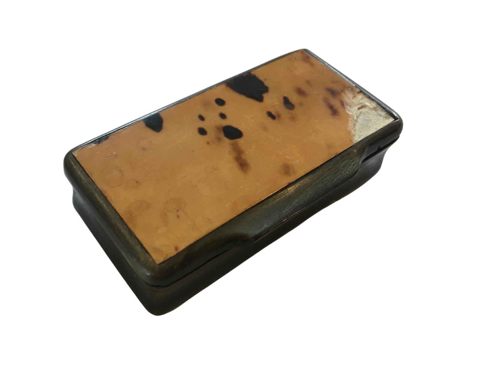 Early 19th Century Horn Snuff Box with Tortoisehell Veneered Lid (1 of 2)