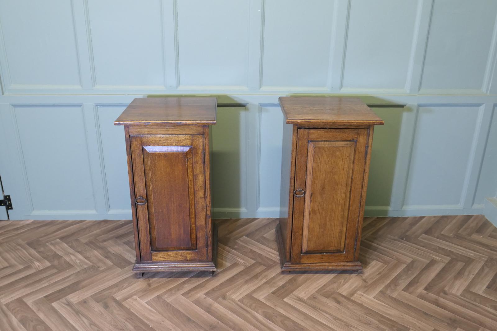 Pair of Arts & Crafts Oak Bedside Cupboards (1 of 6)