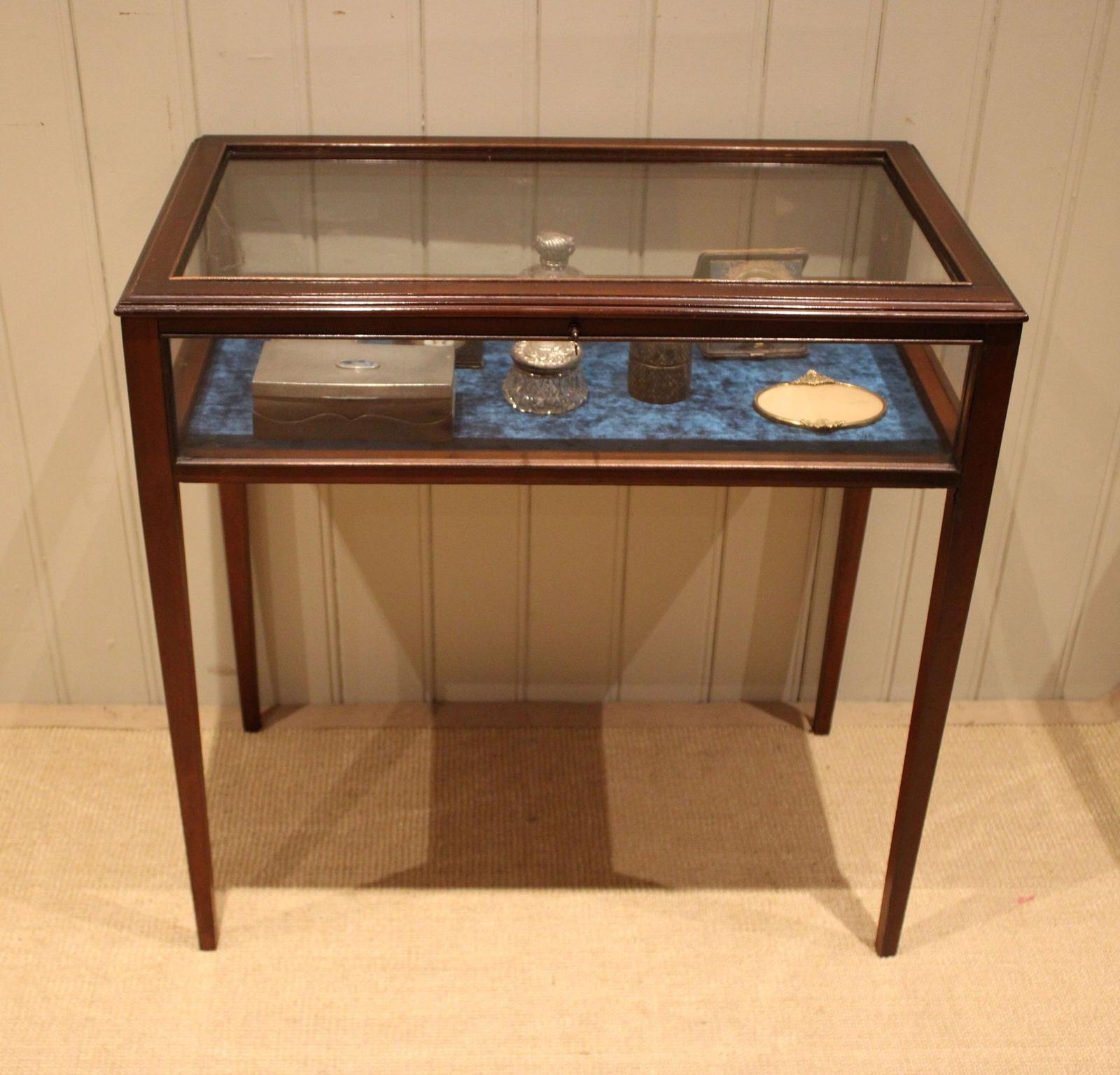 Mahogany Bijouterie Table (1 of 12)