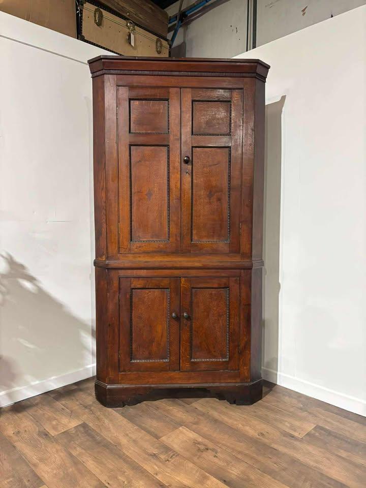 Late 18th Century Oak Floor Standing Double Corner Cabinet (1 of 14)