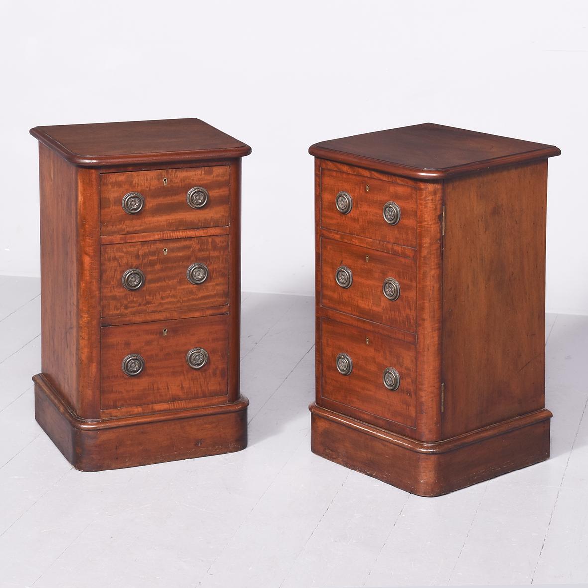 Pair of Victorian Figured Mahogany Bedside Lockers (1 of 7) Pair of Victorian Figured Mahogany Bedside Lockers (1 of 7)