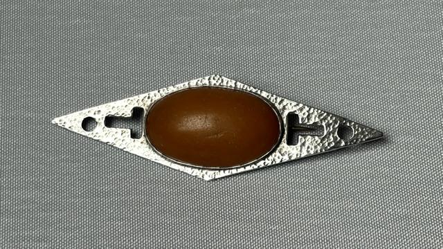Art Deco Silver & Egg Yolk Amber Brooch (1 of 5) Art Deco Silver & Egg Yolk Amber Brooch (1 of 5)