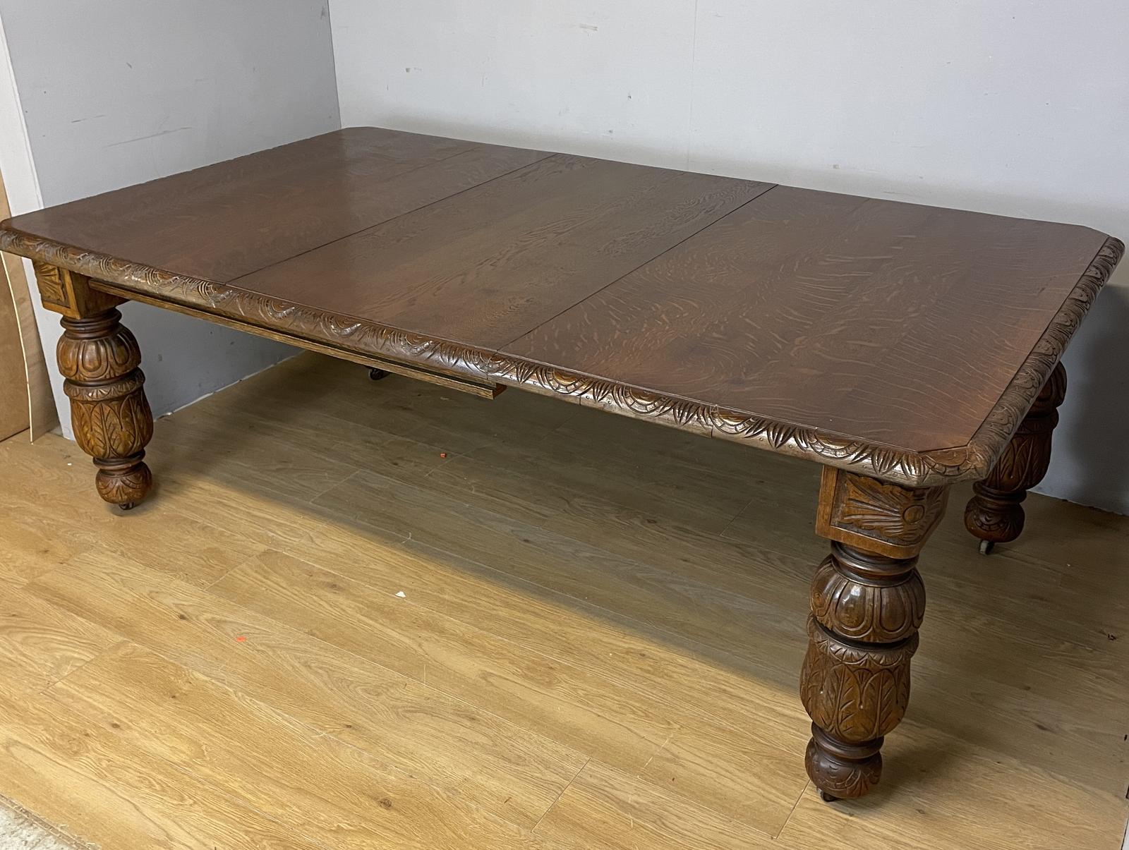 Oak 8 Seater Wind-out Table in Jacobean Style c.1870 (1 of 12)