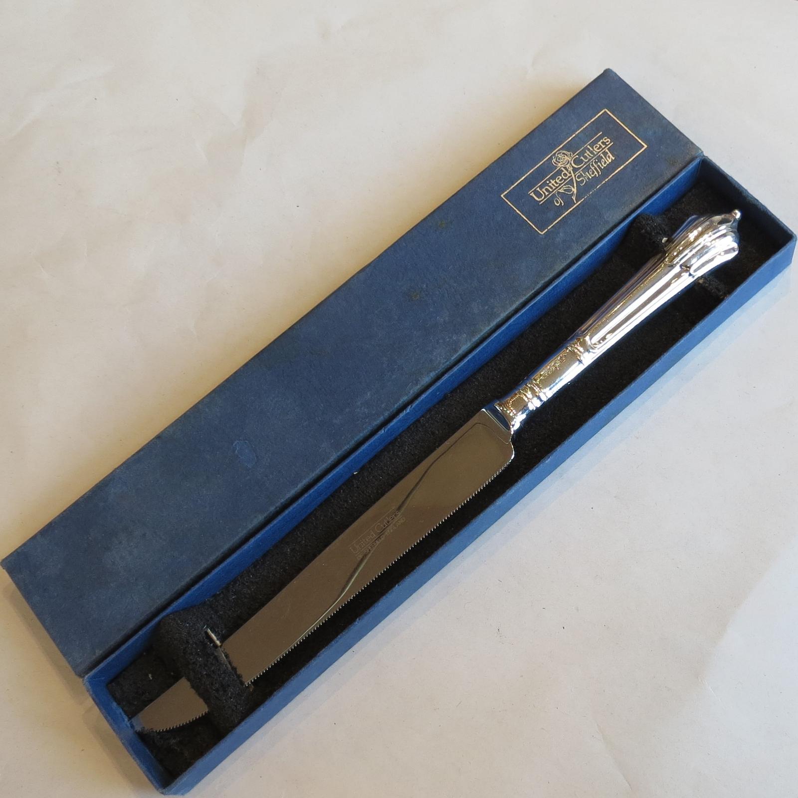 Silver Albany Pattern Bread/Cake Knife - Boxed (1 of 5) Silver Albany Pattern Bread/Cake Knife - Boxed (1 of 5)