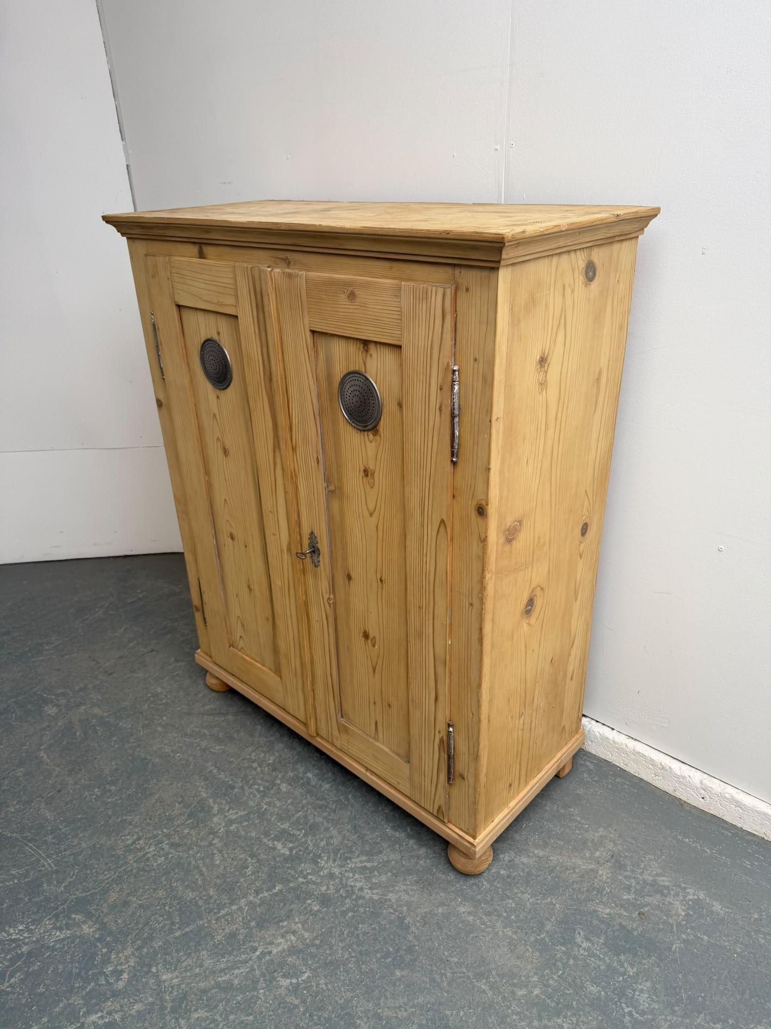 Fantastic Victorian Antique Pine Vented Kitchen Cupboard to wax / paint (1 of 9) Fantastic Victorian Antique Pine Vented Kitchen Cupboard to wax / paint (1 of 9)