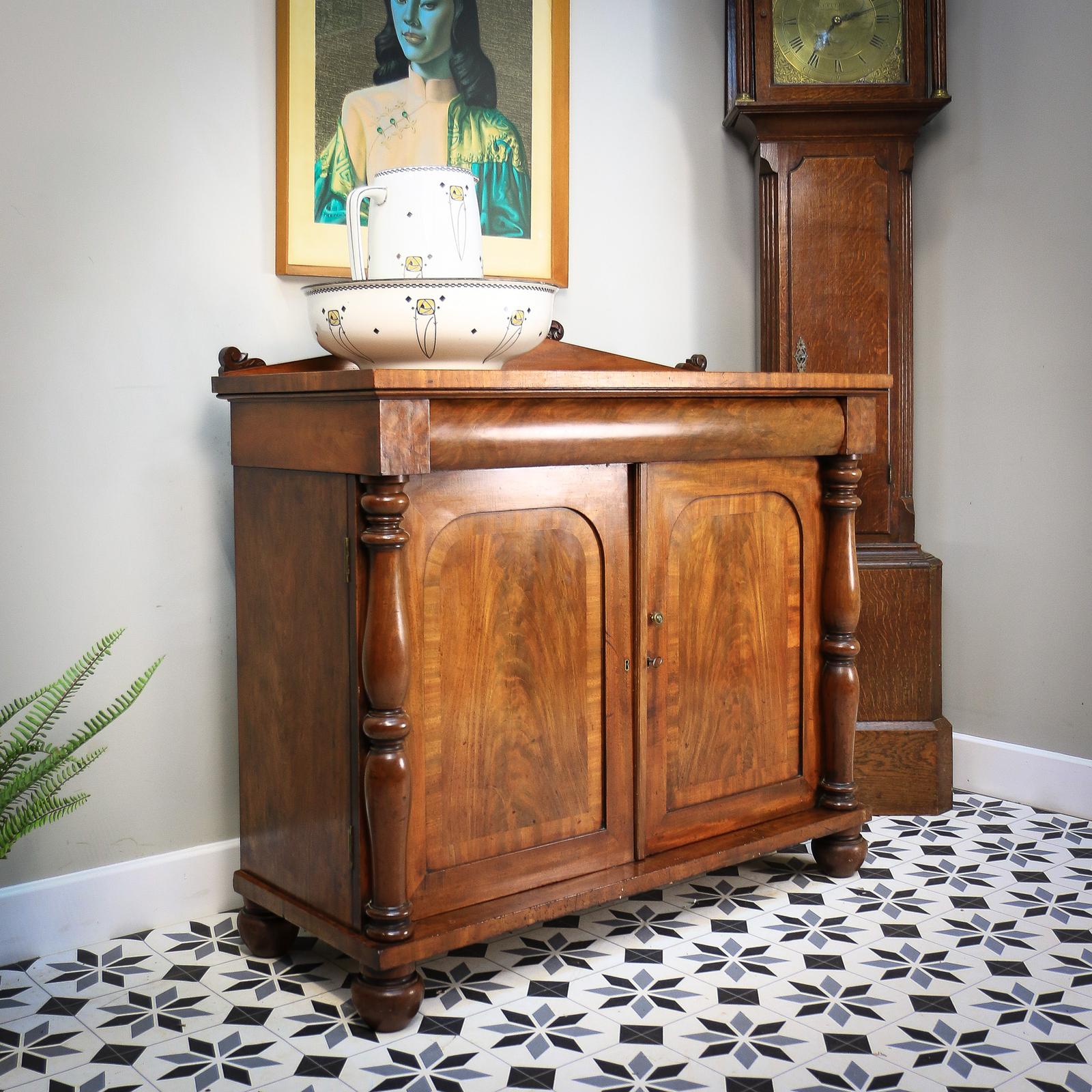 Antique Mahogany Chiffonier Sideboard Victorian with Fitted Interior (1 of 29) Antique Mahogany Chiffonier Sideboard Victorian with Fitted Interior (1 of 29)