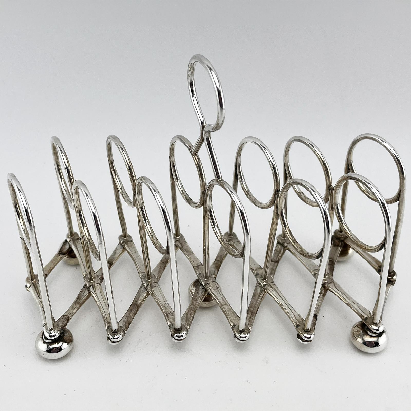 Late Victorian Silver Plated Expanding Toast Rack (1 of 6) Late Victorian Silver Plated Expanding Toast Rack (1 of 6)