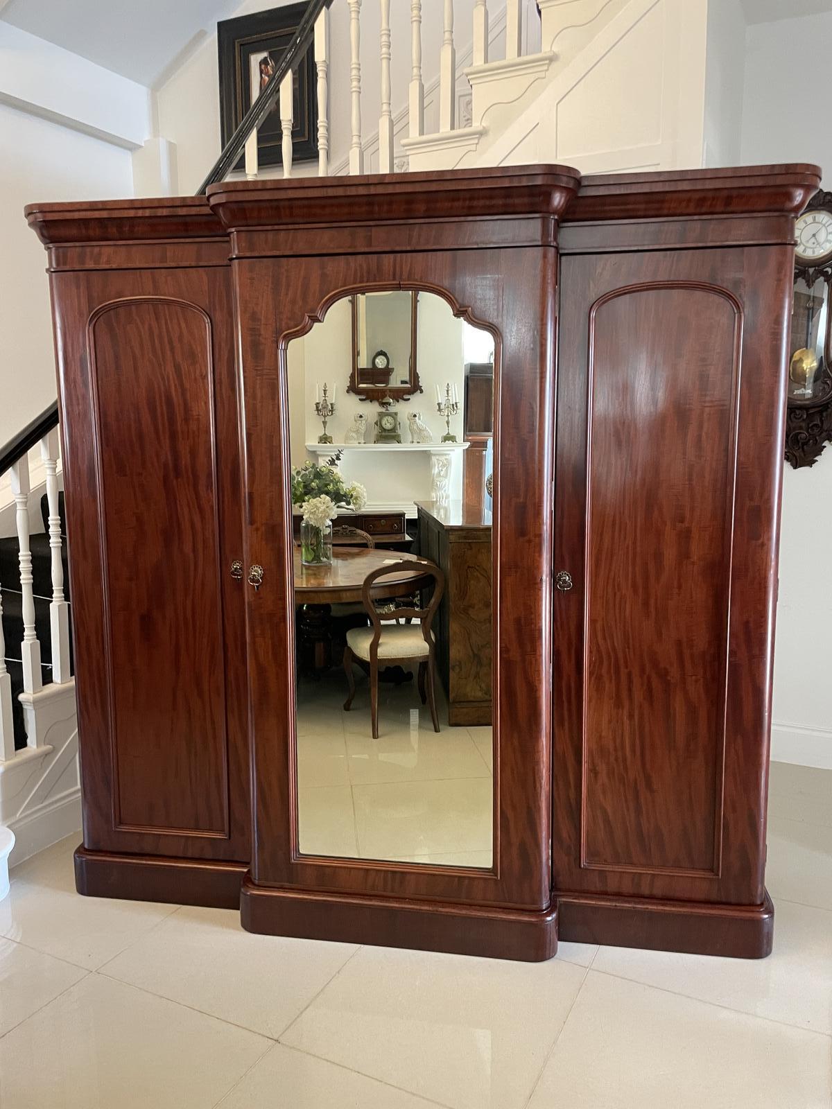 Antique Victorian Quality Figured Mahogany Breakfront Wardrobe (1 of 17) Antique Victorian Quality Figured Mahogany Breakfront Wardrobe (1 of 17)