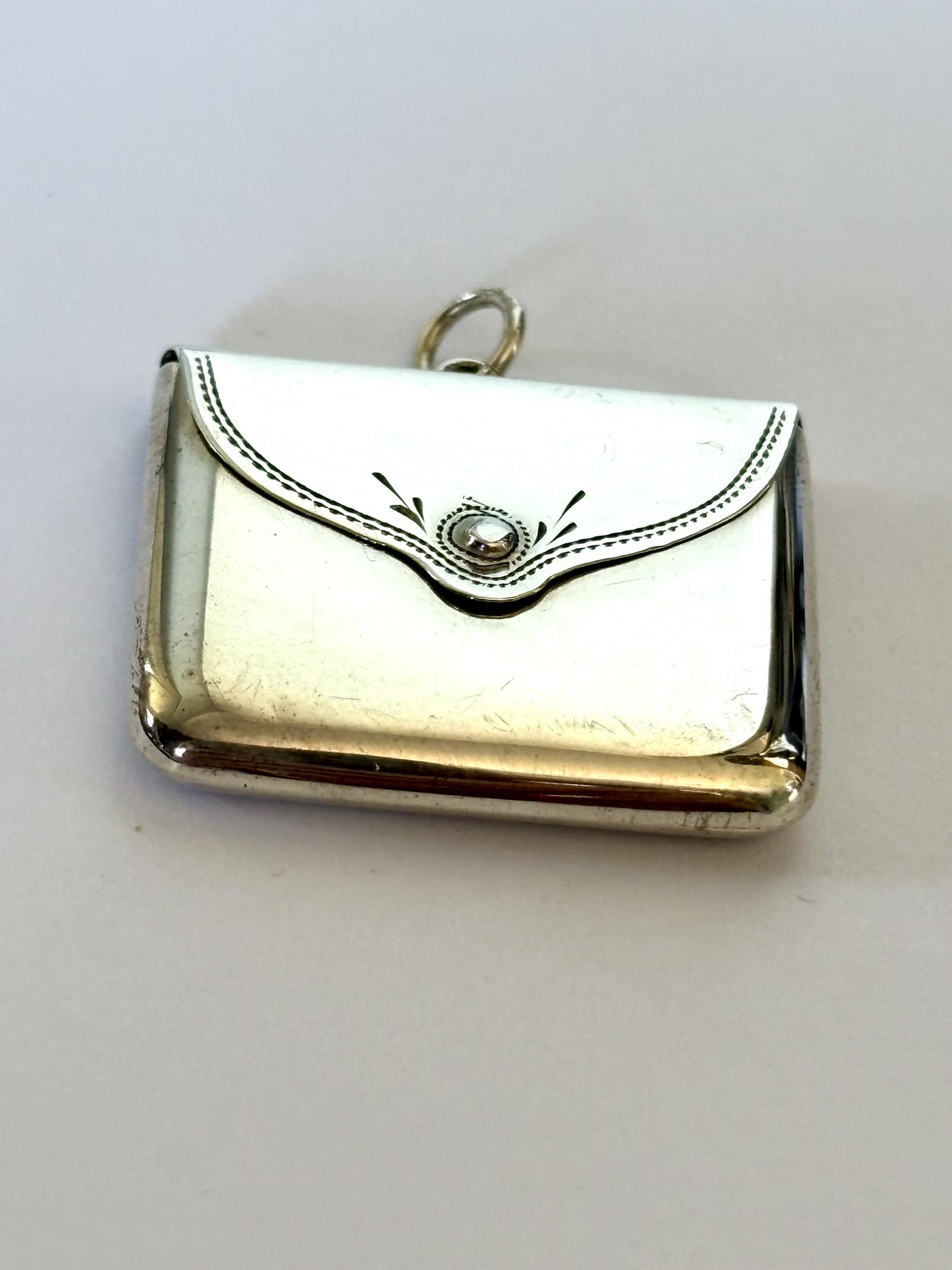 George V WWI Solid Silver Envelope Stamp Case 1916 - Crisford & Norris (1 of 8) George V WWI Solid Silver Envelope Stamp Case 1916 - Crisford & Norris (1 of 8)