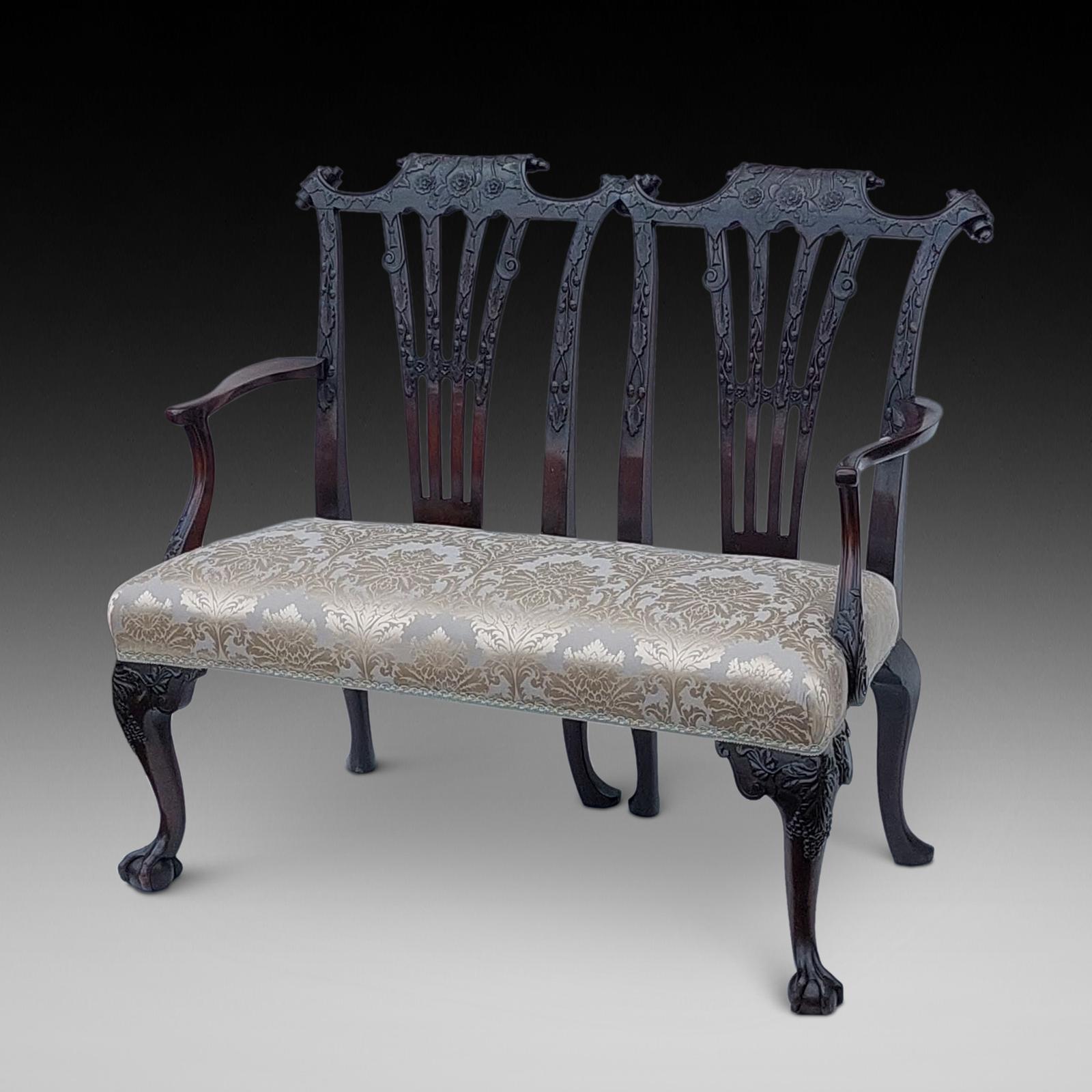 Exquisitely Carved Mahogany 2 Seater Sofa Settee (1 of 10) Exquisitely Carved Mahogany 2 Seater Sofa Settee (1 of 10)