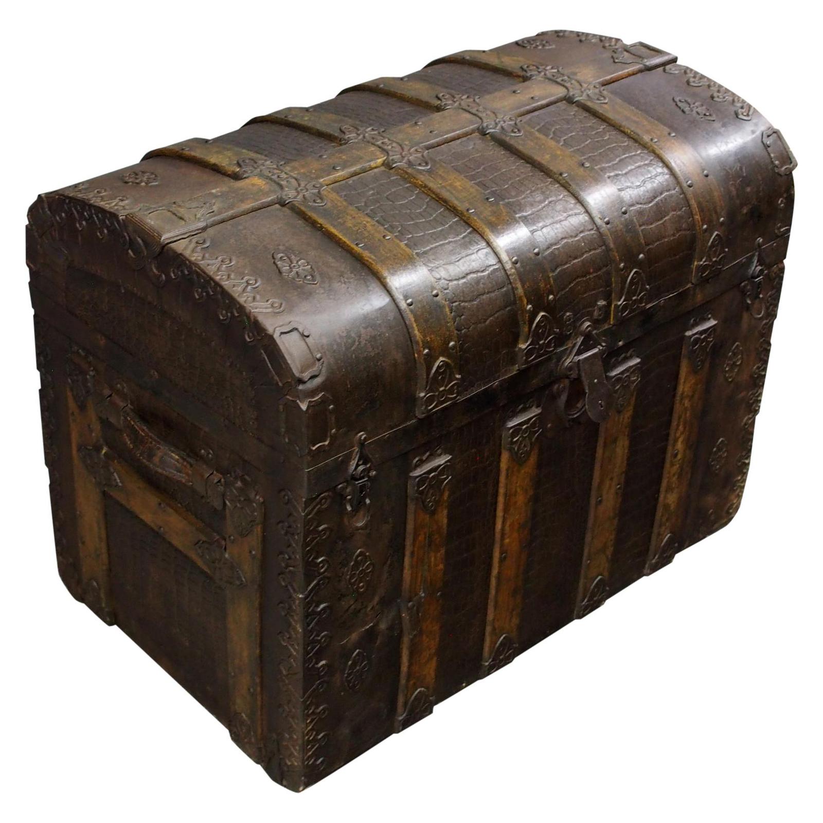 American Dome Top Travel Trunk (1 of 13)